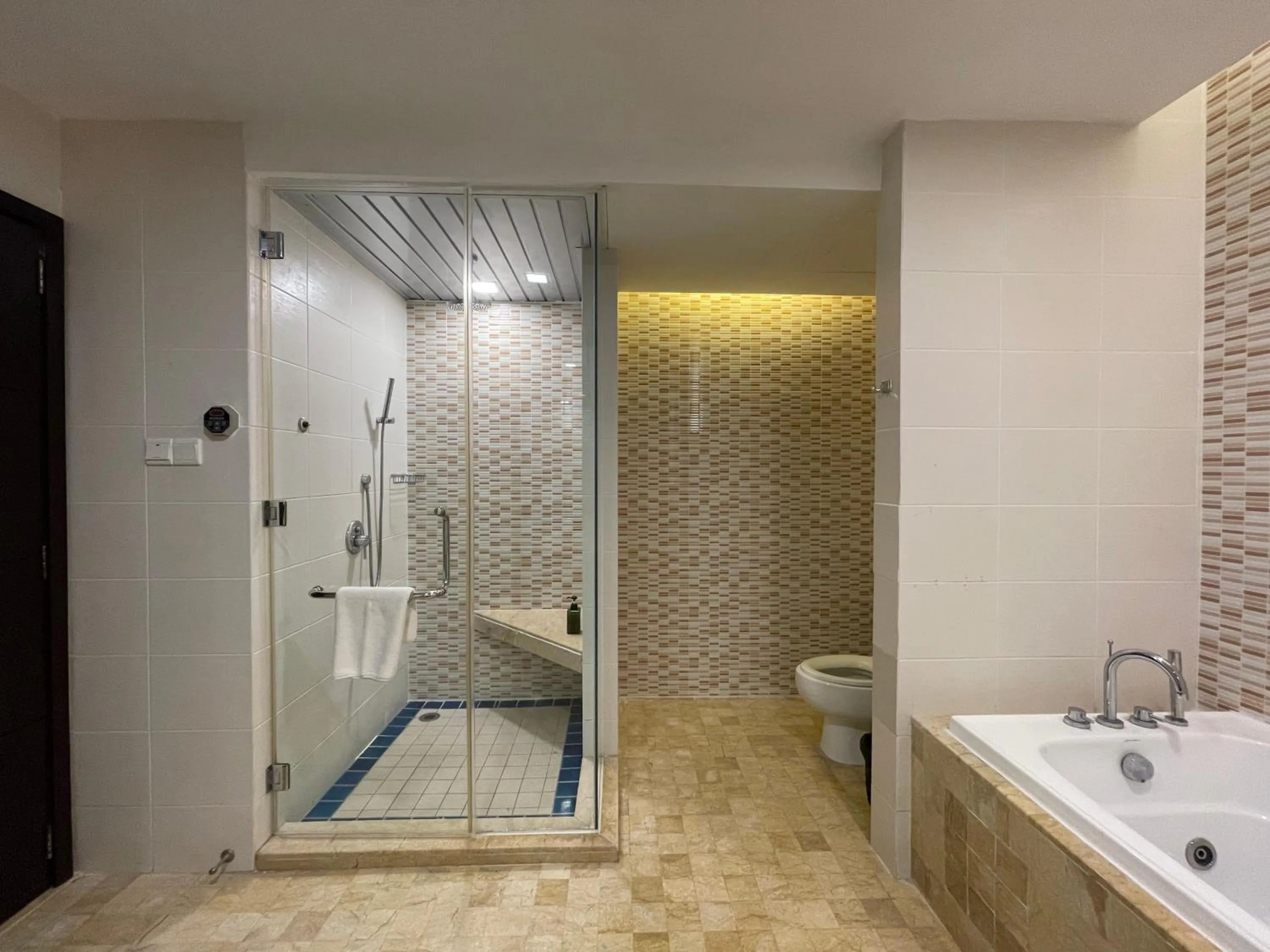 Toilet in Home Sweet Villas, Karambunai