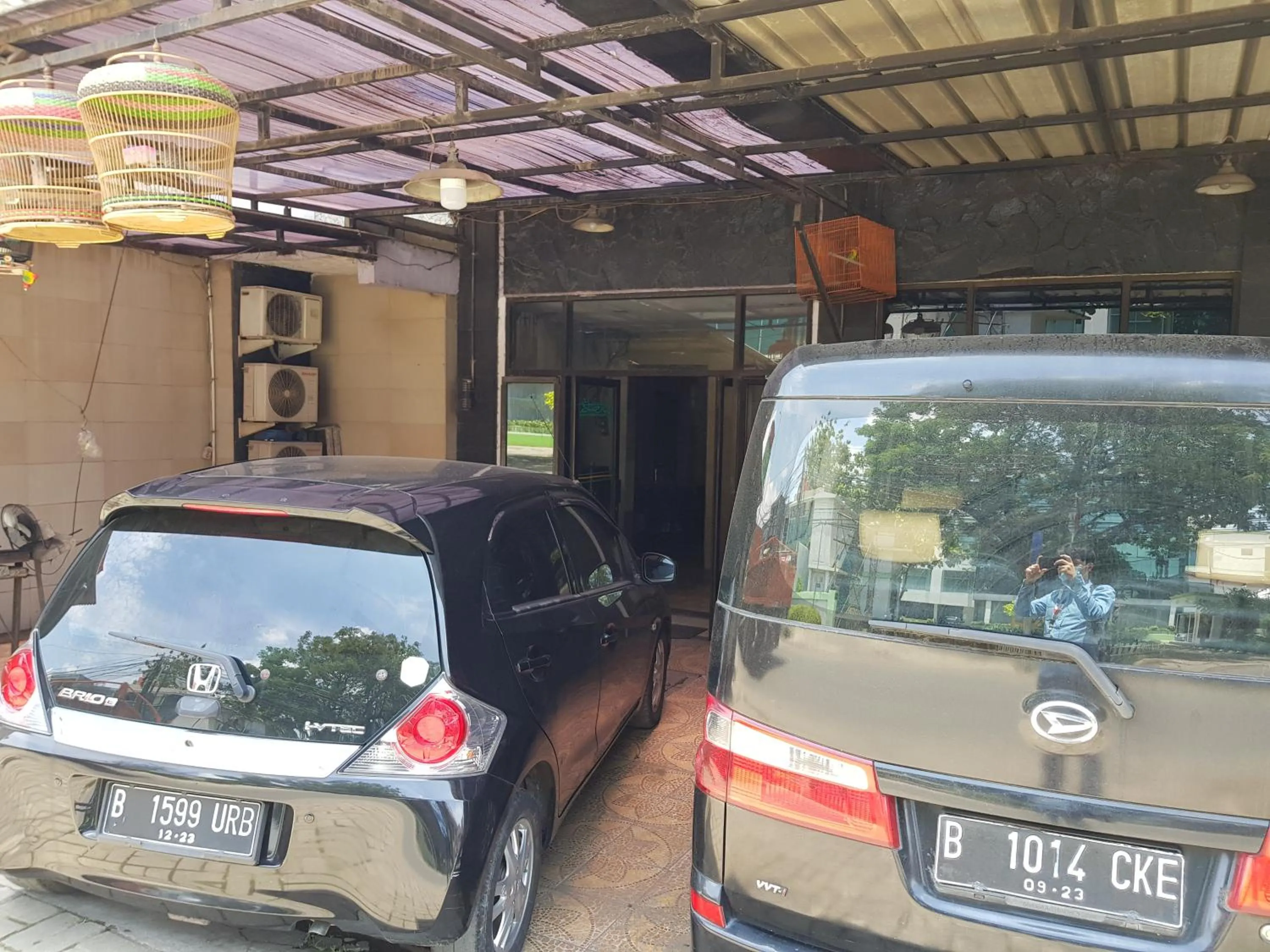 Facade/entrance in Hotel Alifah 1 Syariah