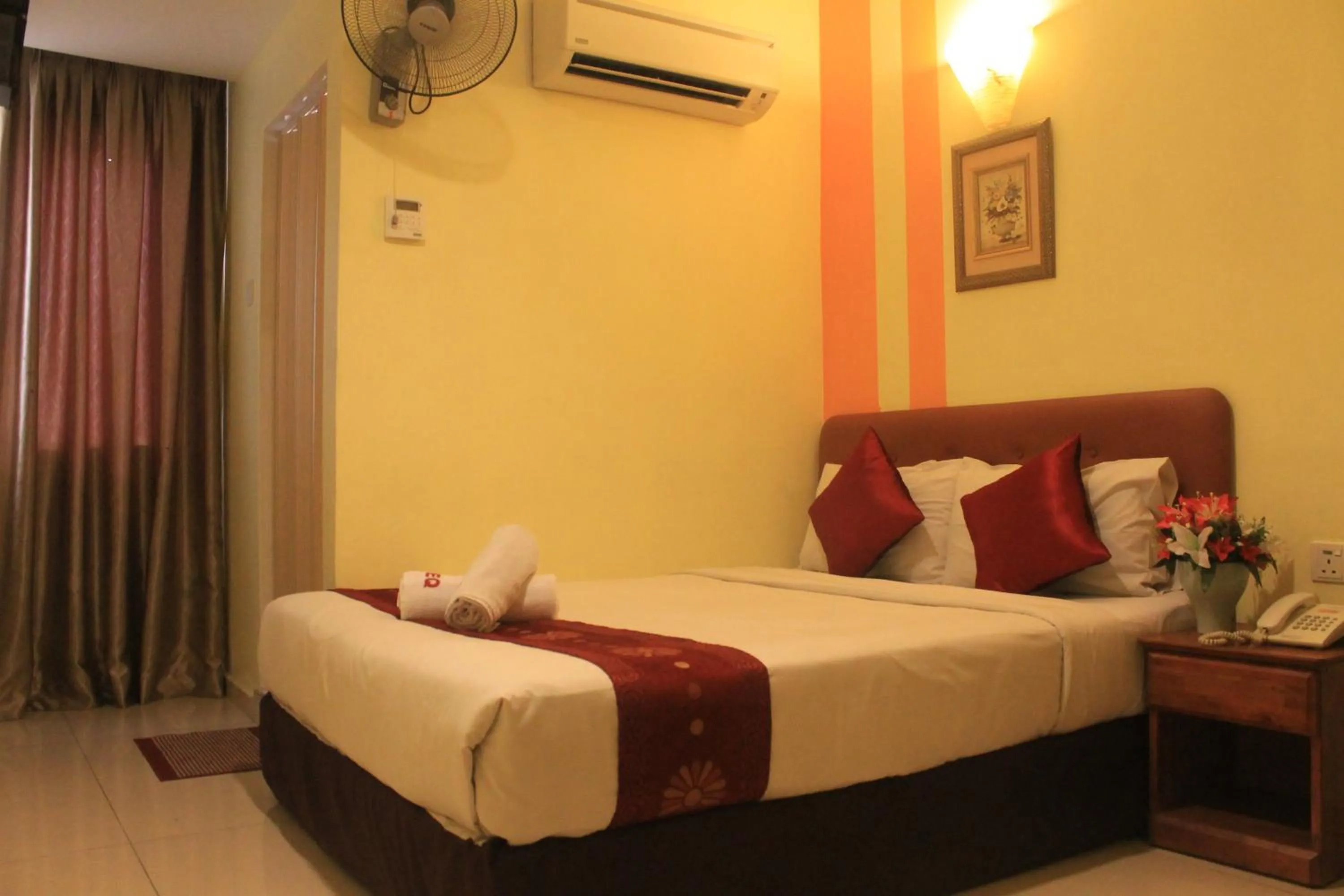 Bedroom, Bed in Sun Inns Hotel Equine, Seri Kembangan