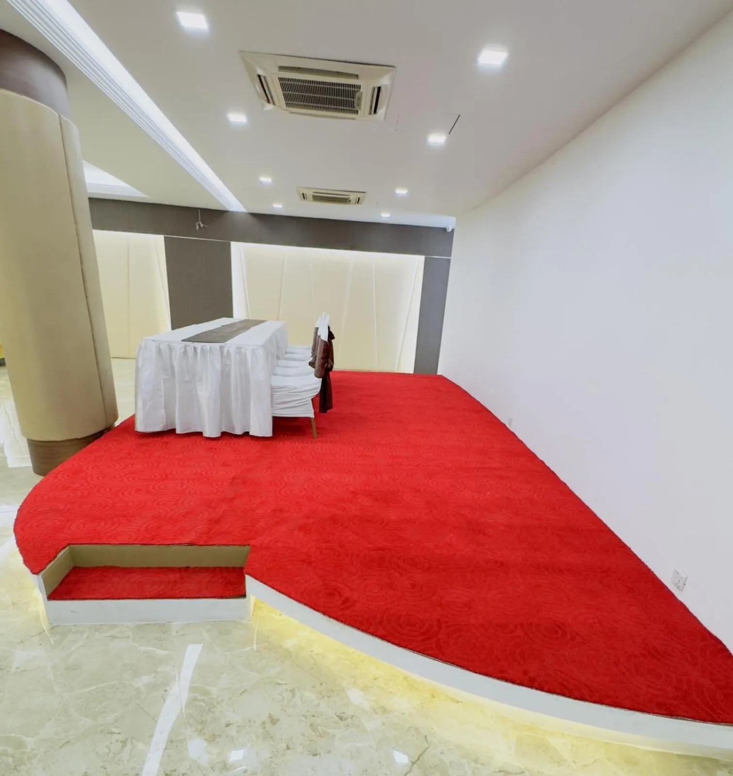 Bed in Hotel Kollol by J&Z Group