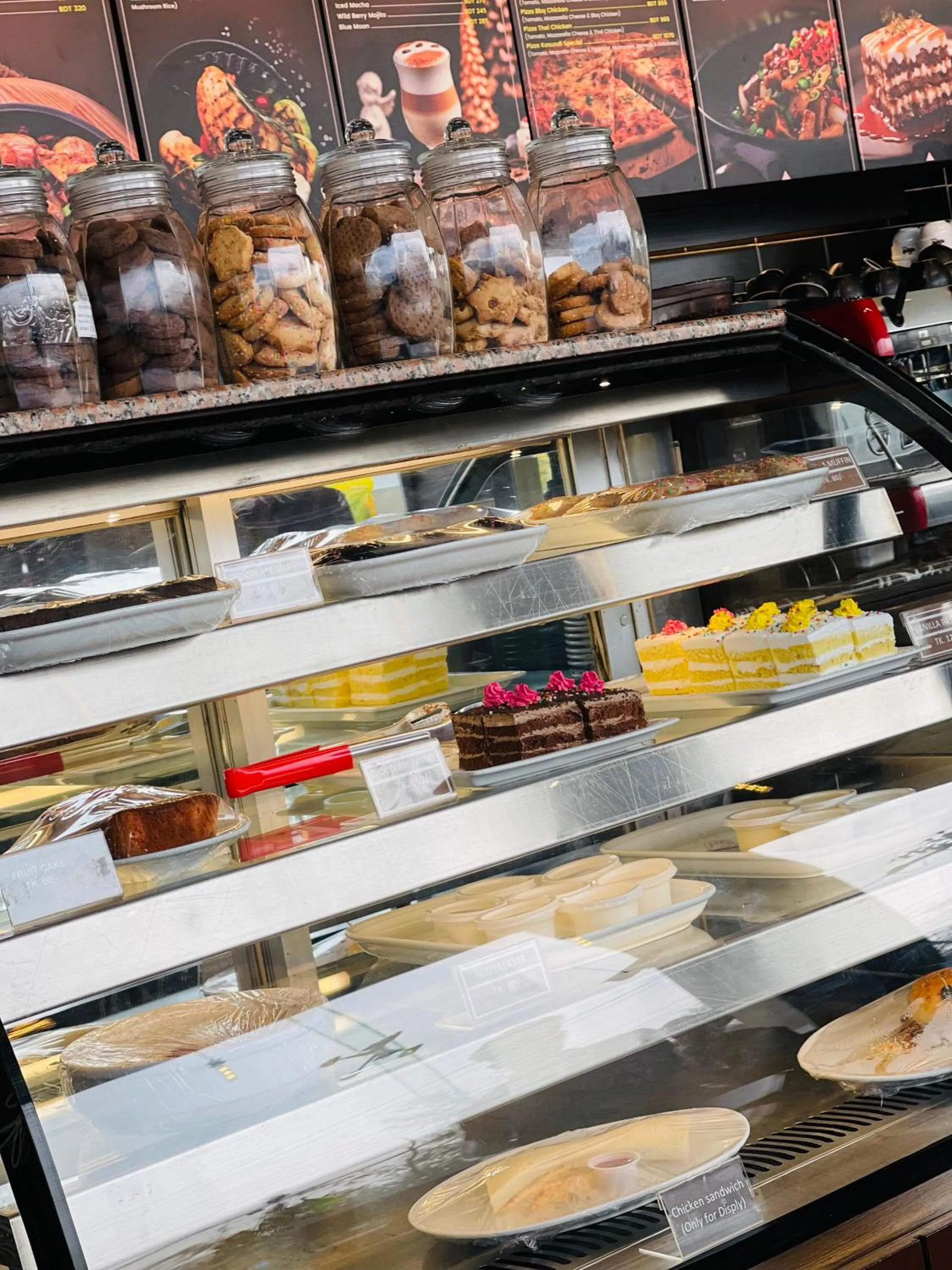 Restaurant/places to eat in Hotel Kollol by J&Z Group