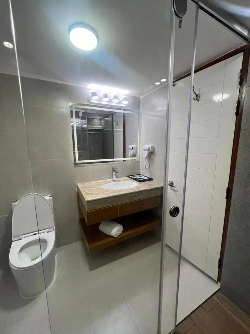 Hotel Kollol by J&Z Group