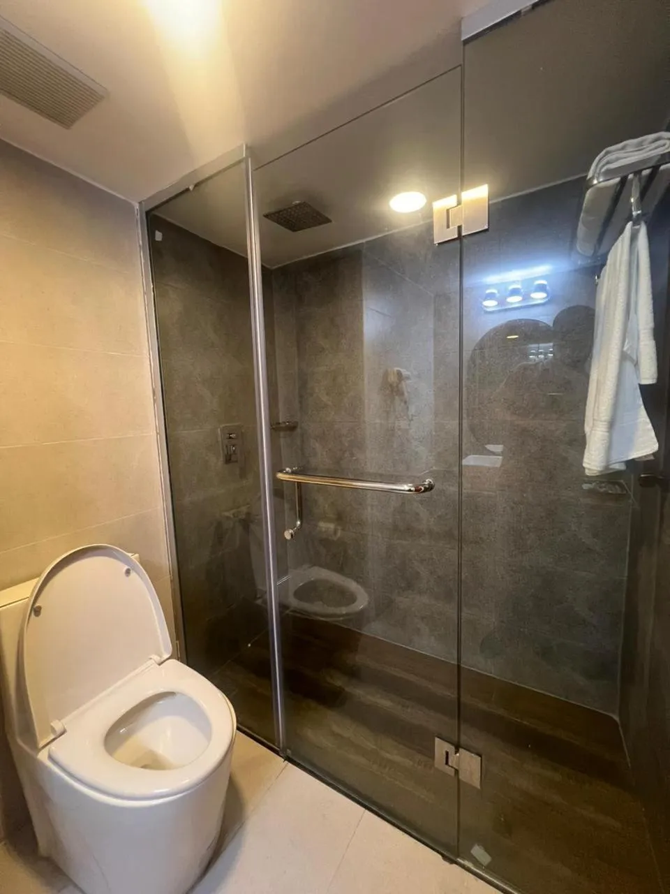 Hotel Kollol by J&Z Group