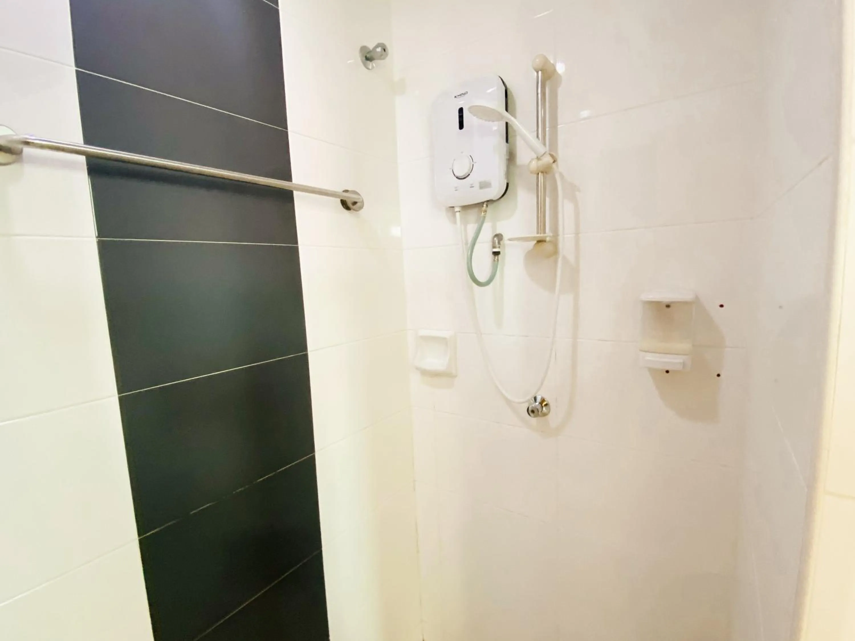 Shower in Sun Inns Hotel Cheras - Balakong