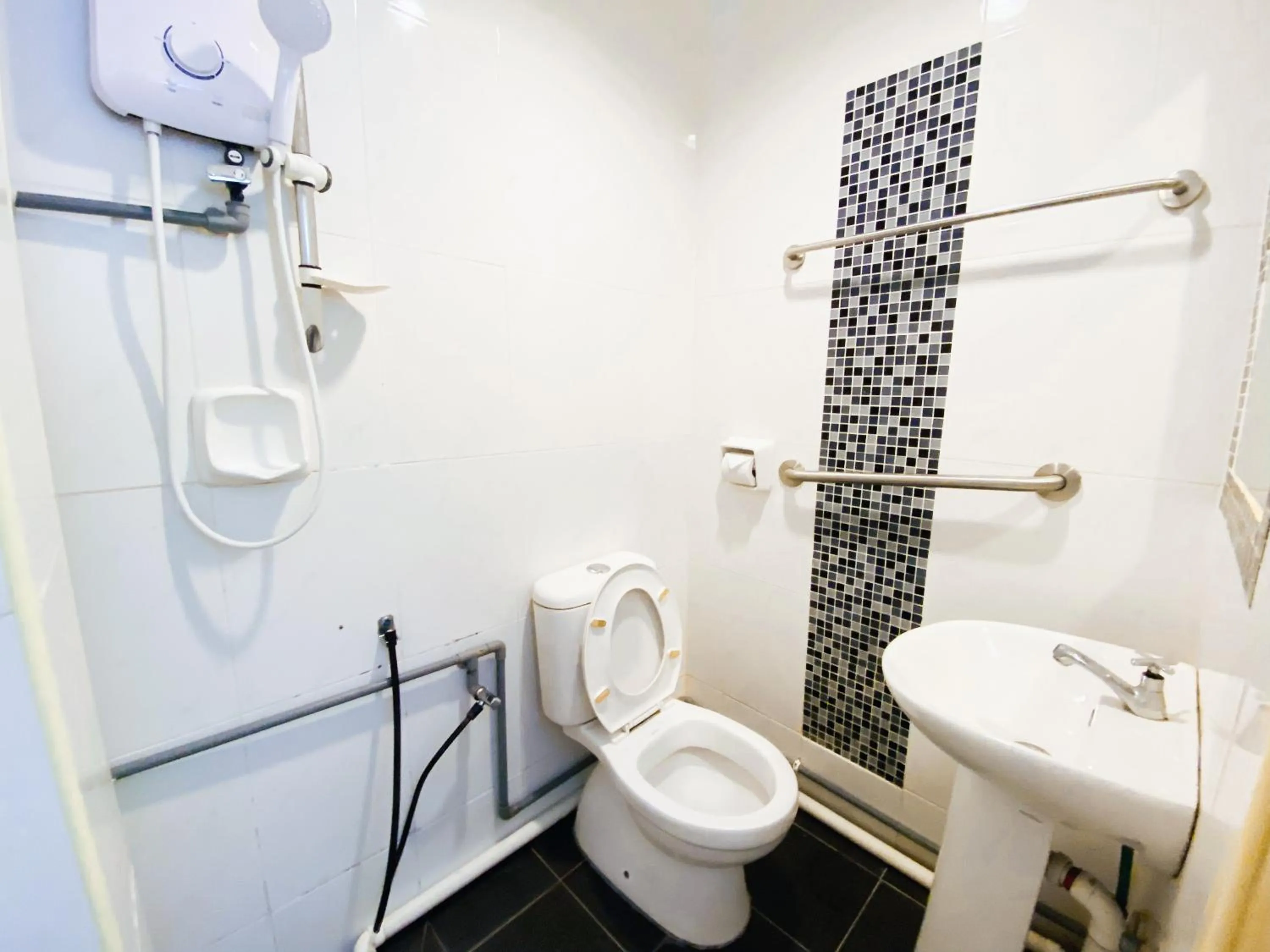 Shower in Sun Inns Hotel Cheras - Balakong