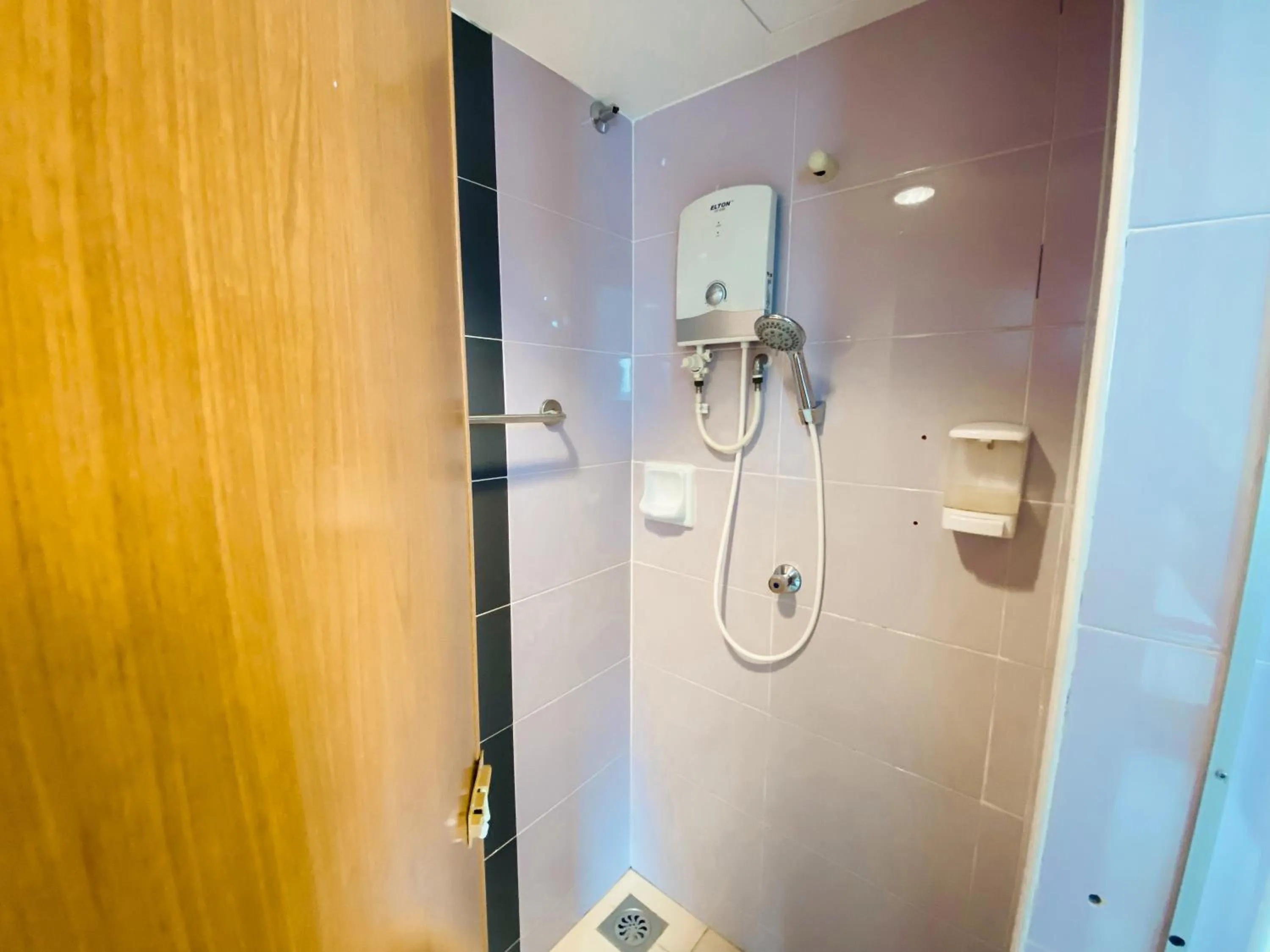Shower in Sun Inns Hotel Cheras - Balakong