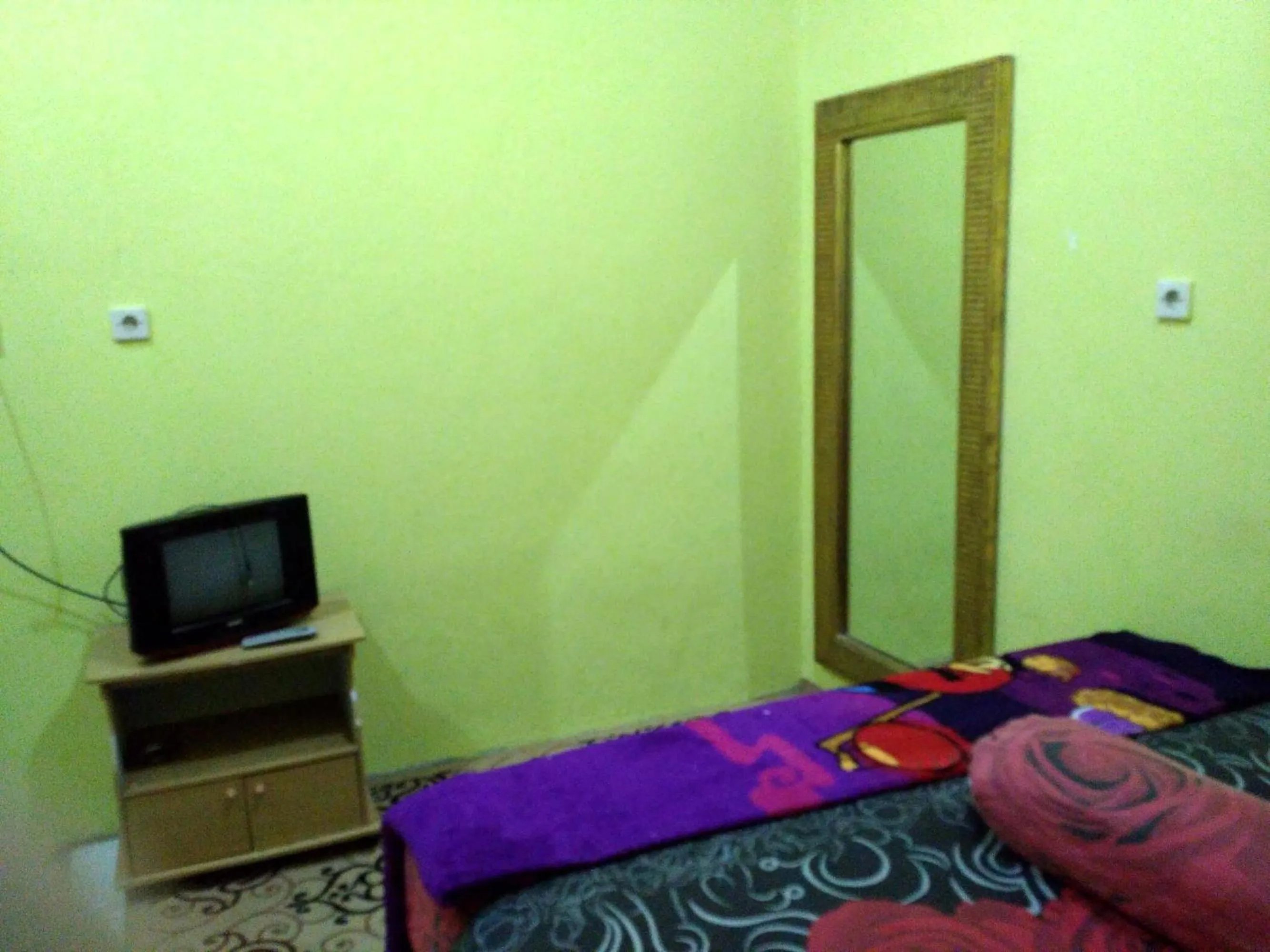 Bedroom, Bed in Hotel Alifah 2