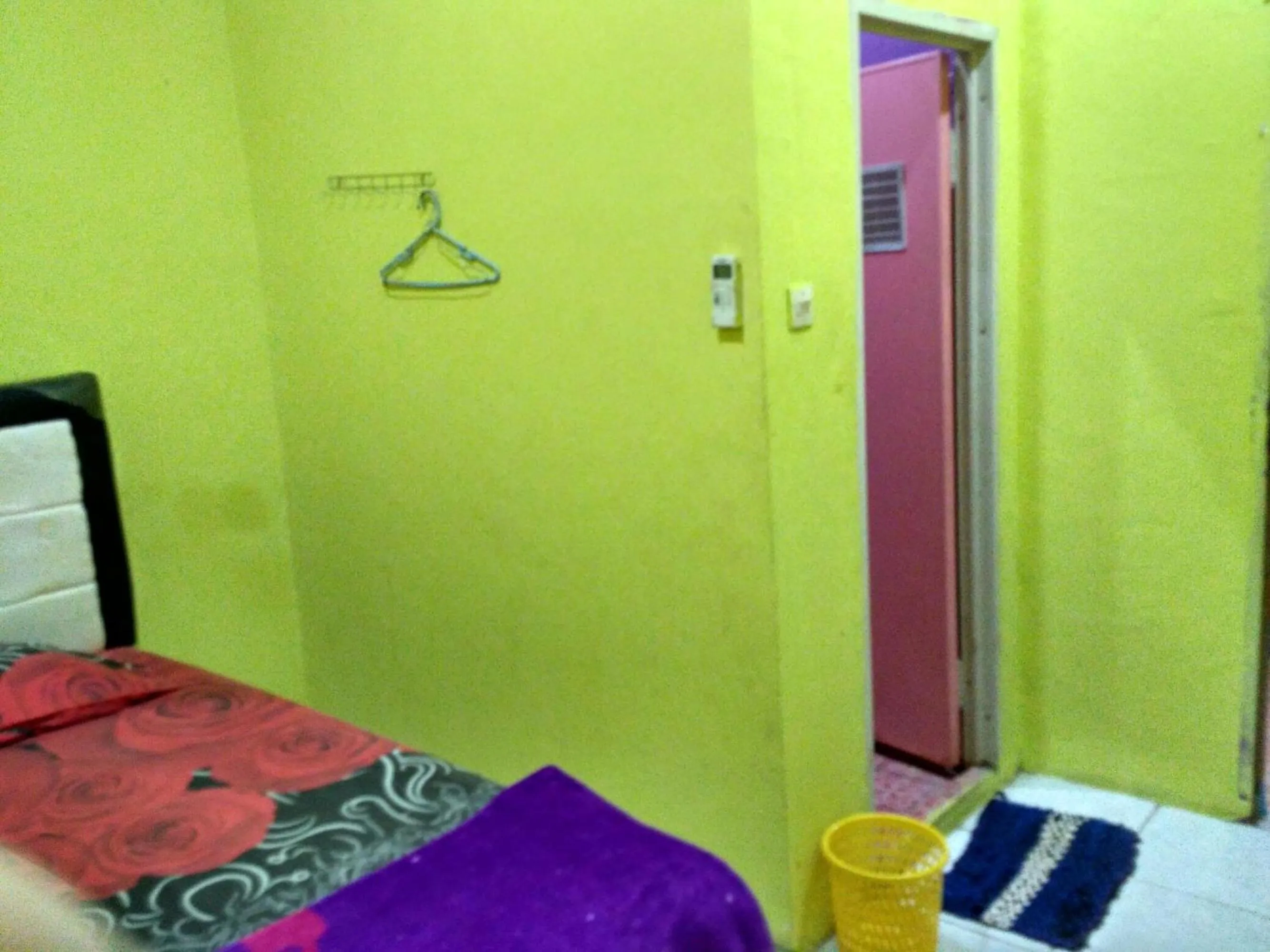 Bedroom, Bed in Hotel Alifah 2
