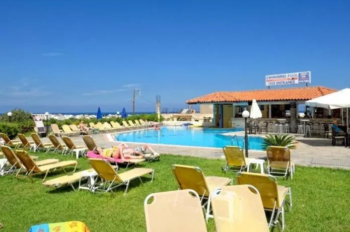 Garden in Frixos Hotel