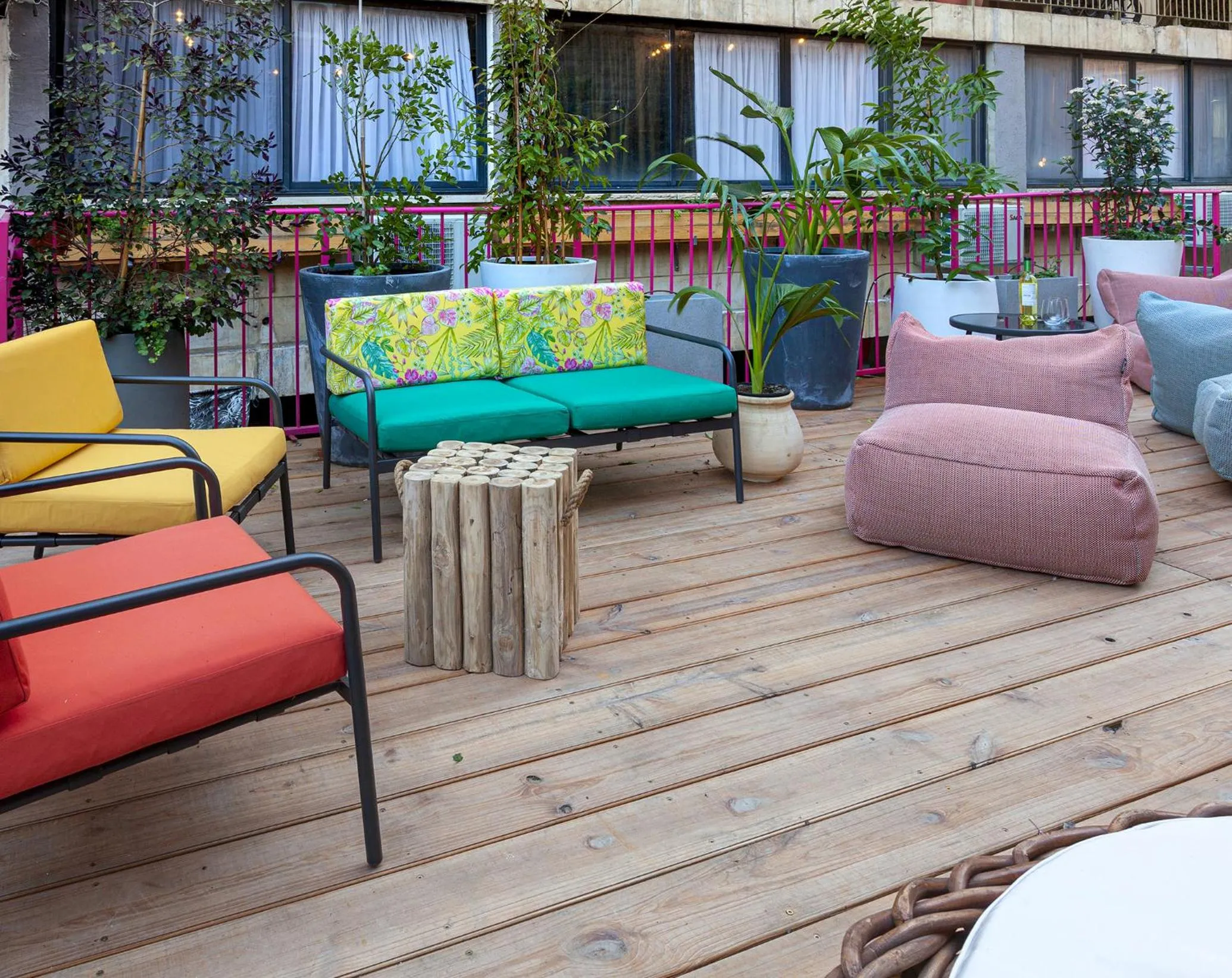 Patio in De Cardo Boutique