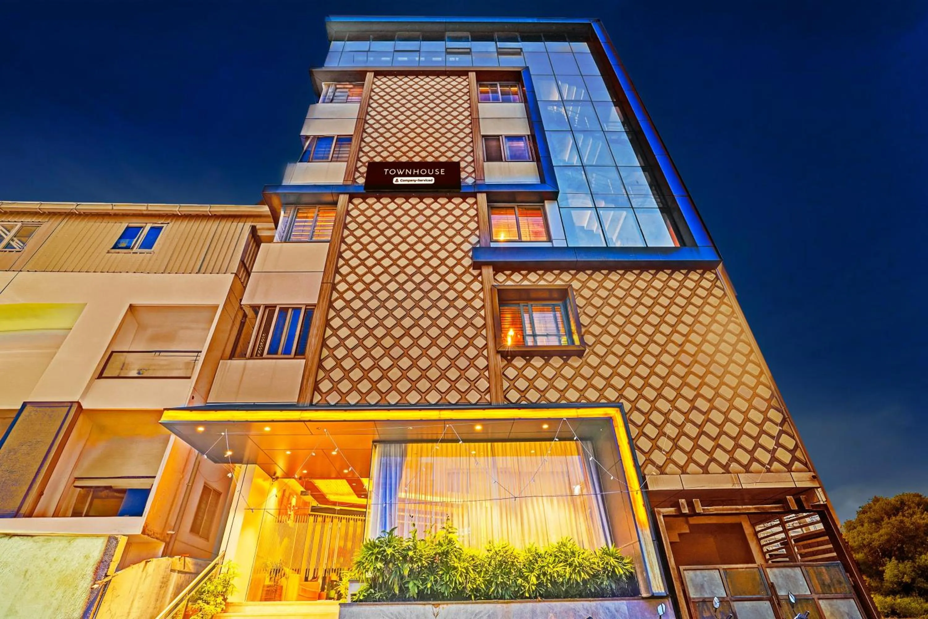 Facade/entrance in Super Townhouse Indiranagar Formerly Leela Park Domlur