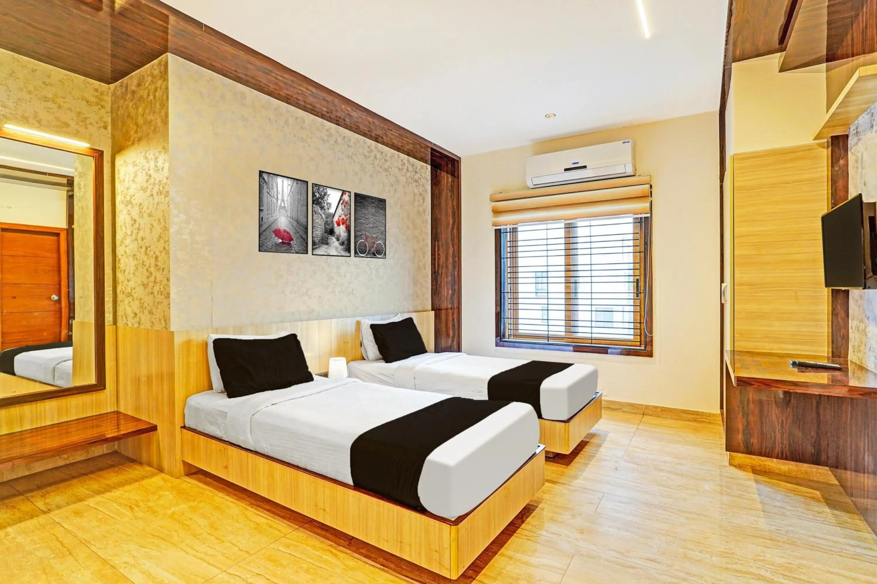 Bedroom, Bed in Super Townhouse Indiranagar Formerly Leela Park Domlur