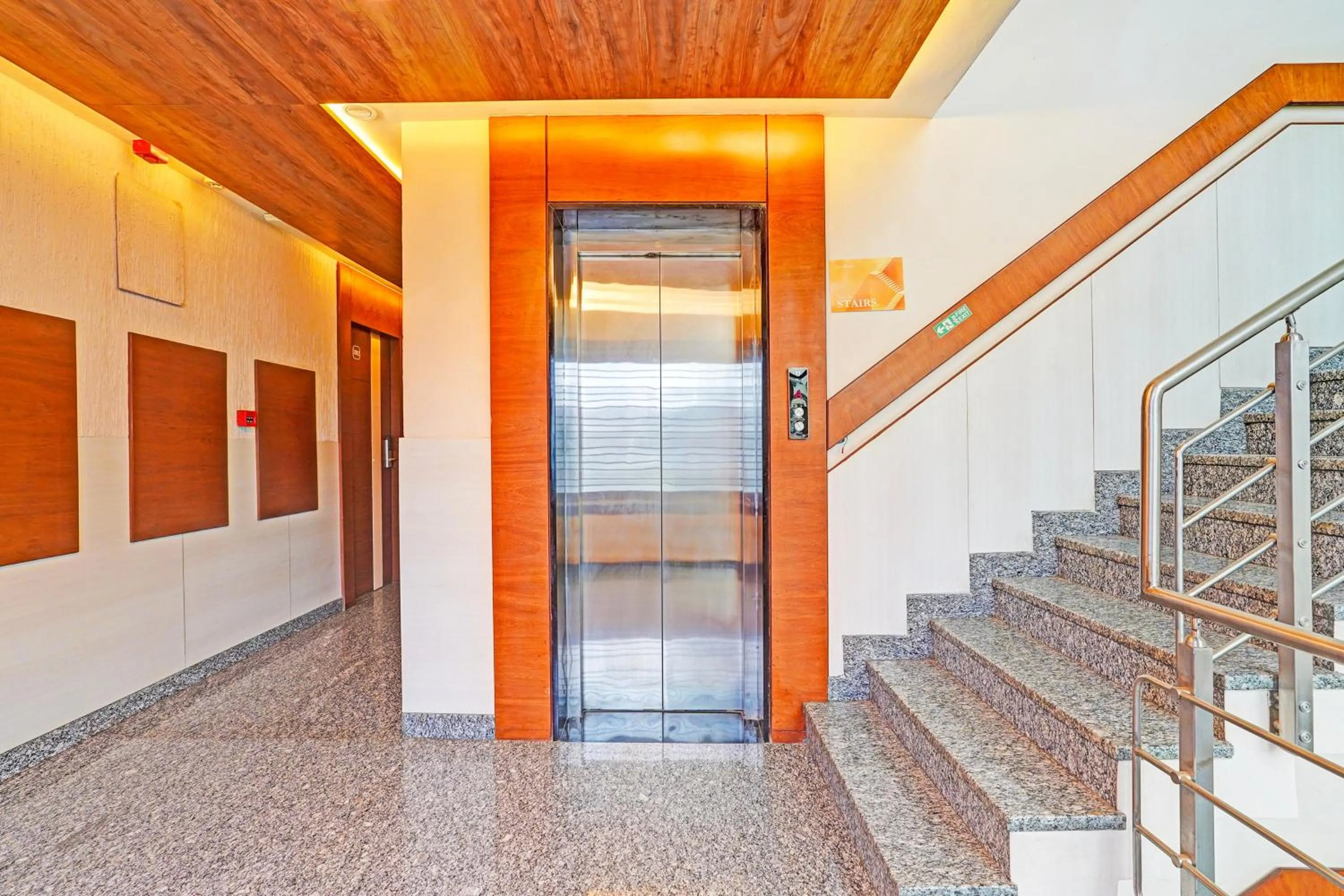 Lobby or reception in Super Townhouse Indiranagar Formerly Leela Park Domlur