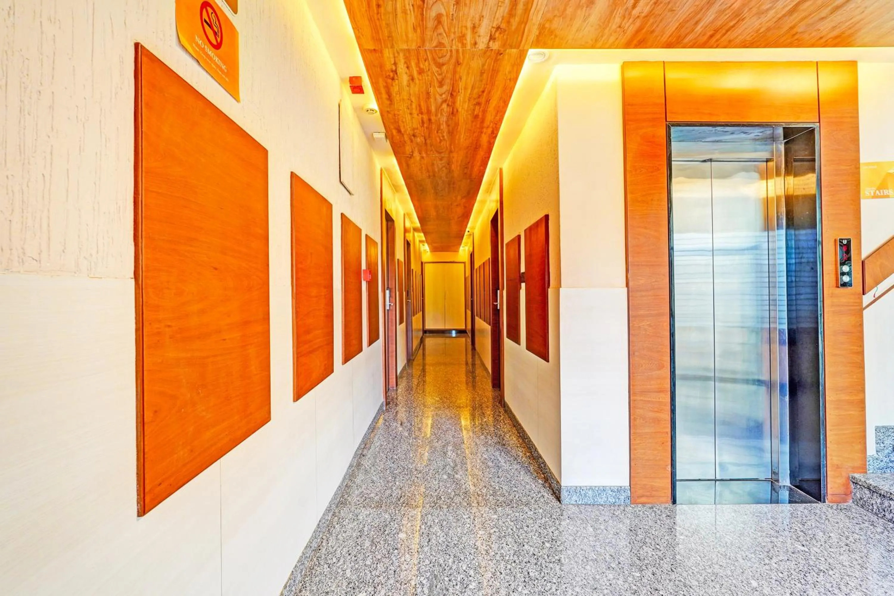 Lobby or reception in Super Townhouse Indiranagar Formerly Leela Park Domlur