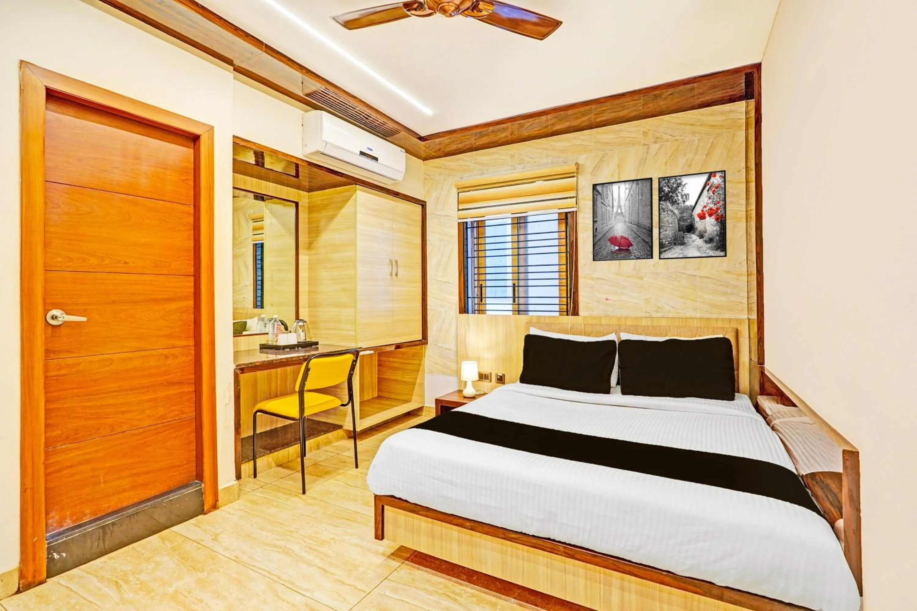 Bedroom, Bed in Super Townhouse Indiranagar Formerly Leela Park Domlur