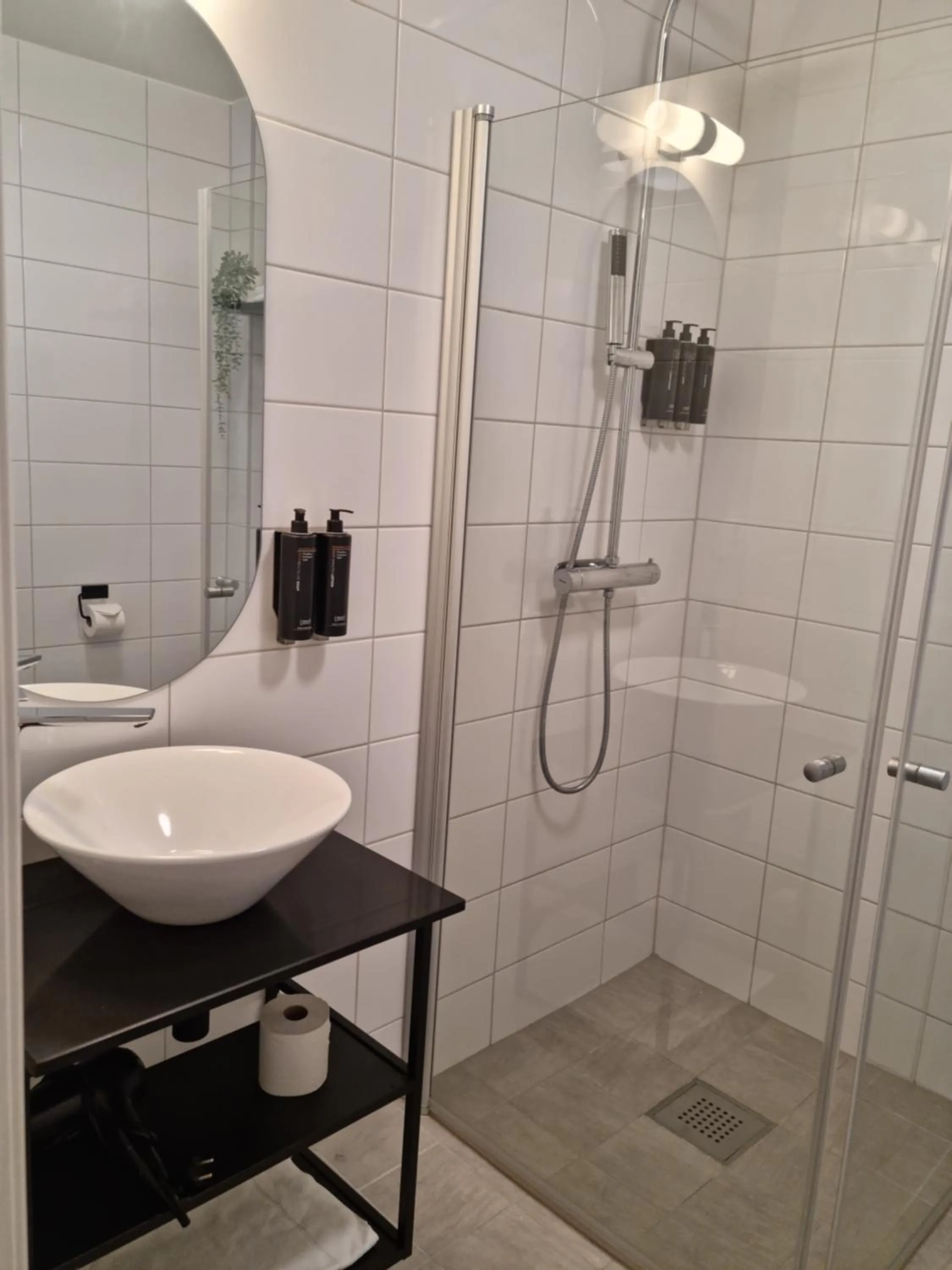 Shower in Hotell Stavstensgården