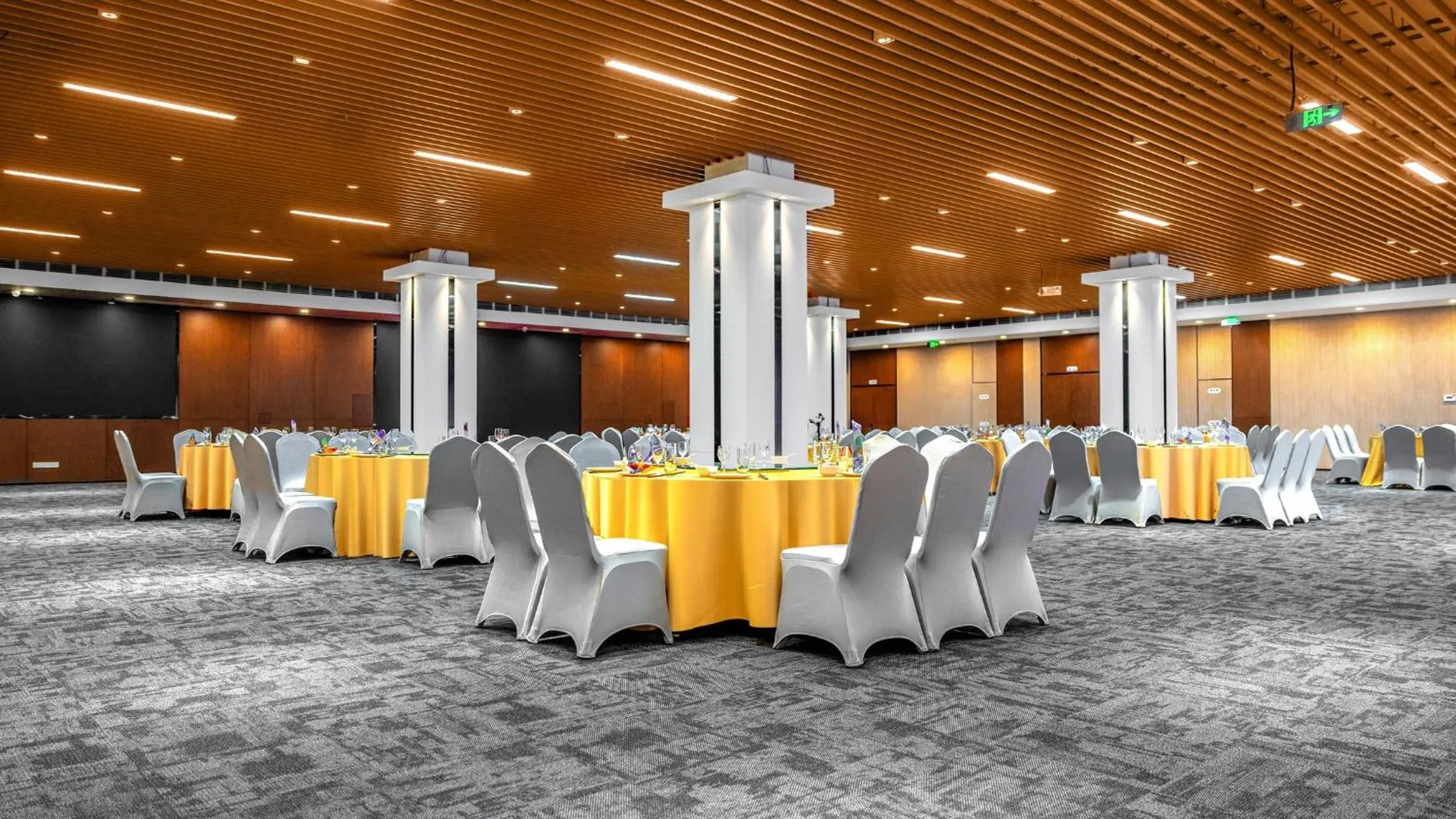 Banquet/Function facilities in Holiday Inn Express Rongcheng Science and Technology Park