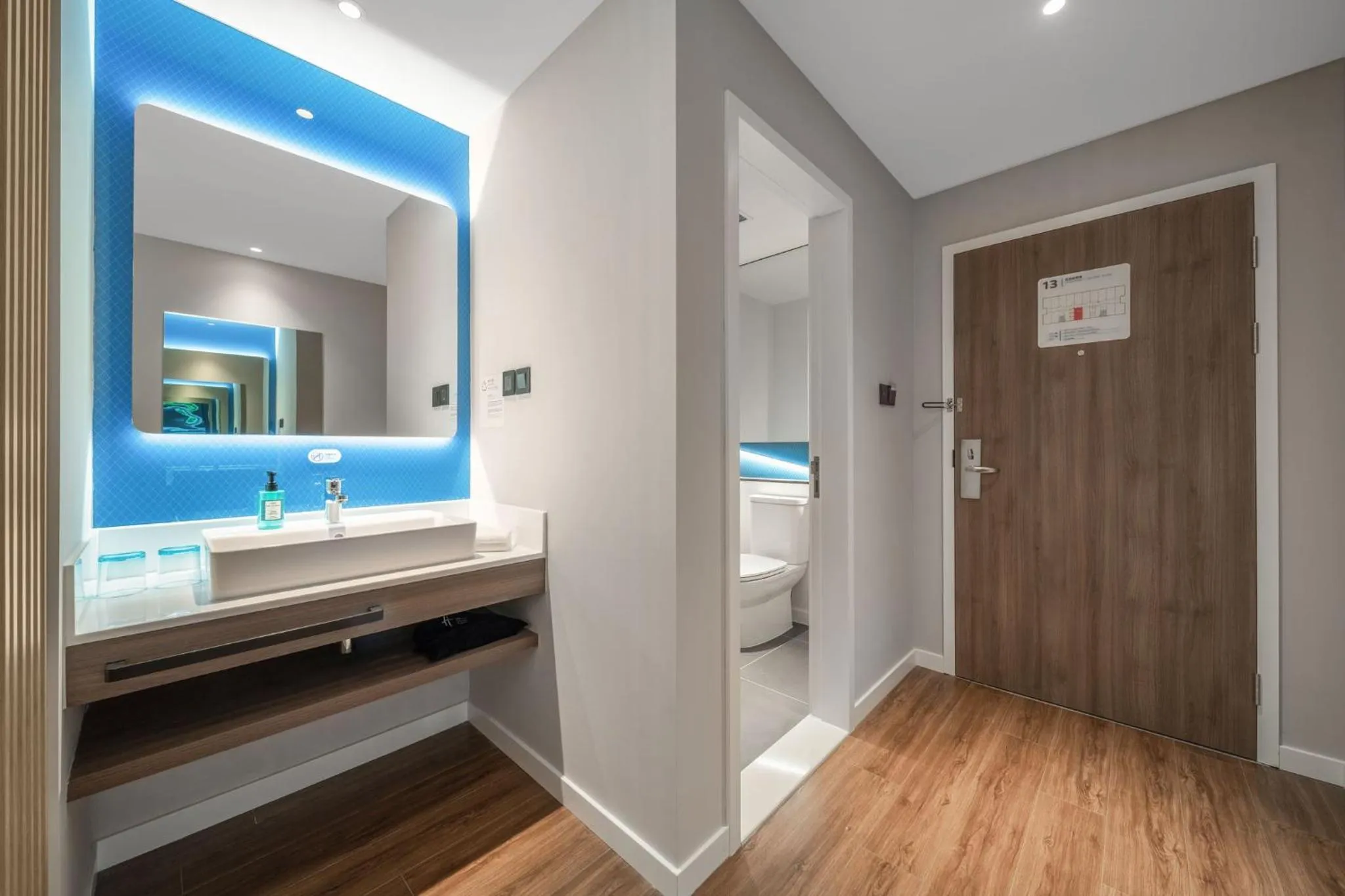 Photo of the whole room in Holiday Inn Express Rongcheng Science and Technology Park