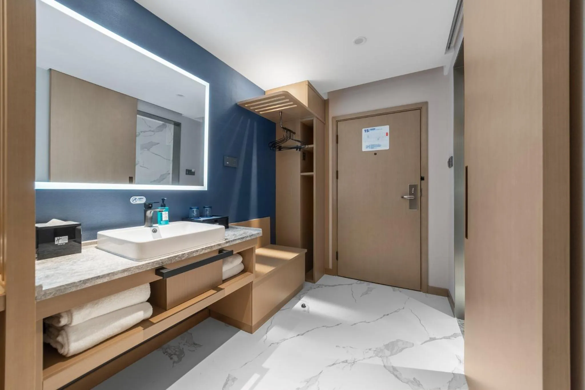 Photo of the whole room in Holiday Inn Express Nanchang Bayi Square by IHG