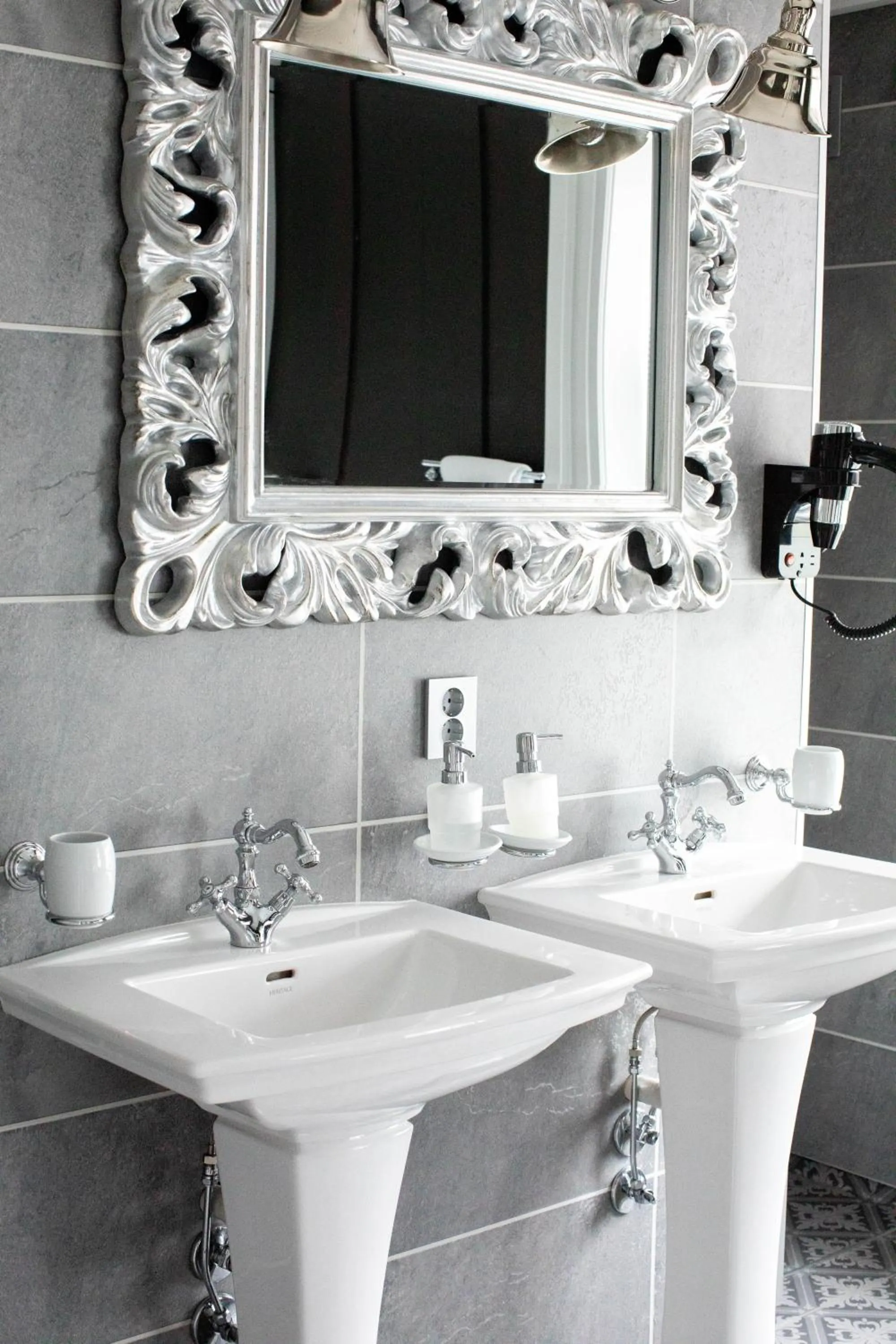 Bathroom in Dale-Gudbrands Gard by Frich`s