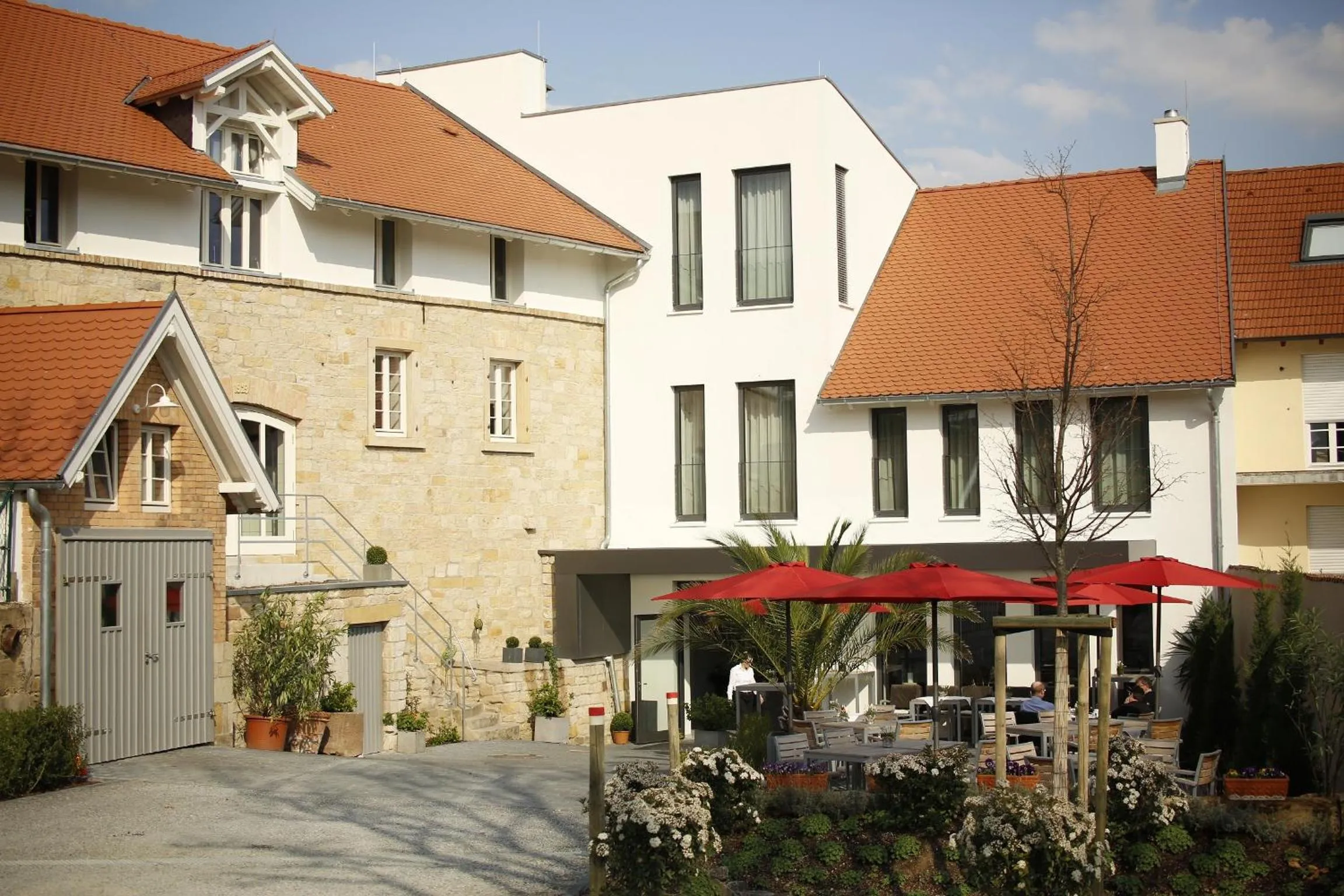 Property building in Weinhaus Henninger
