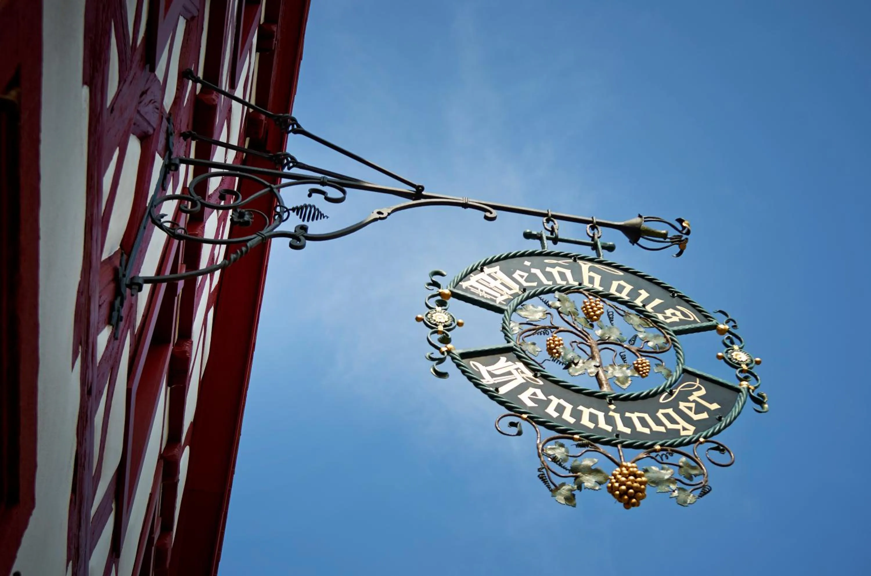Facade/entrance in Weinhaus Henninger