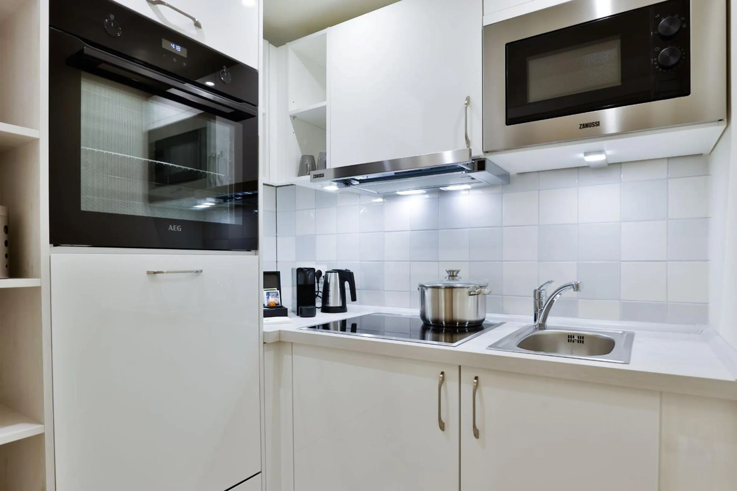 Kitchen or kitchenette in Mimosa House