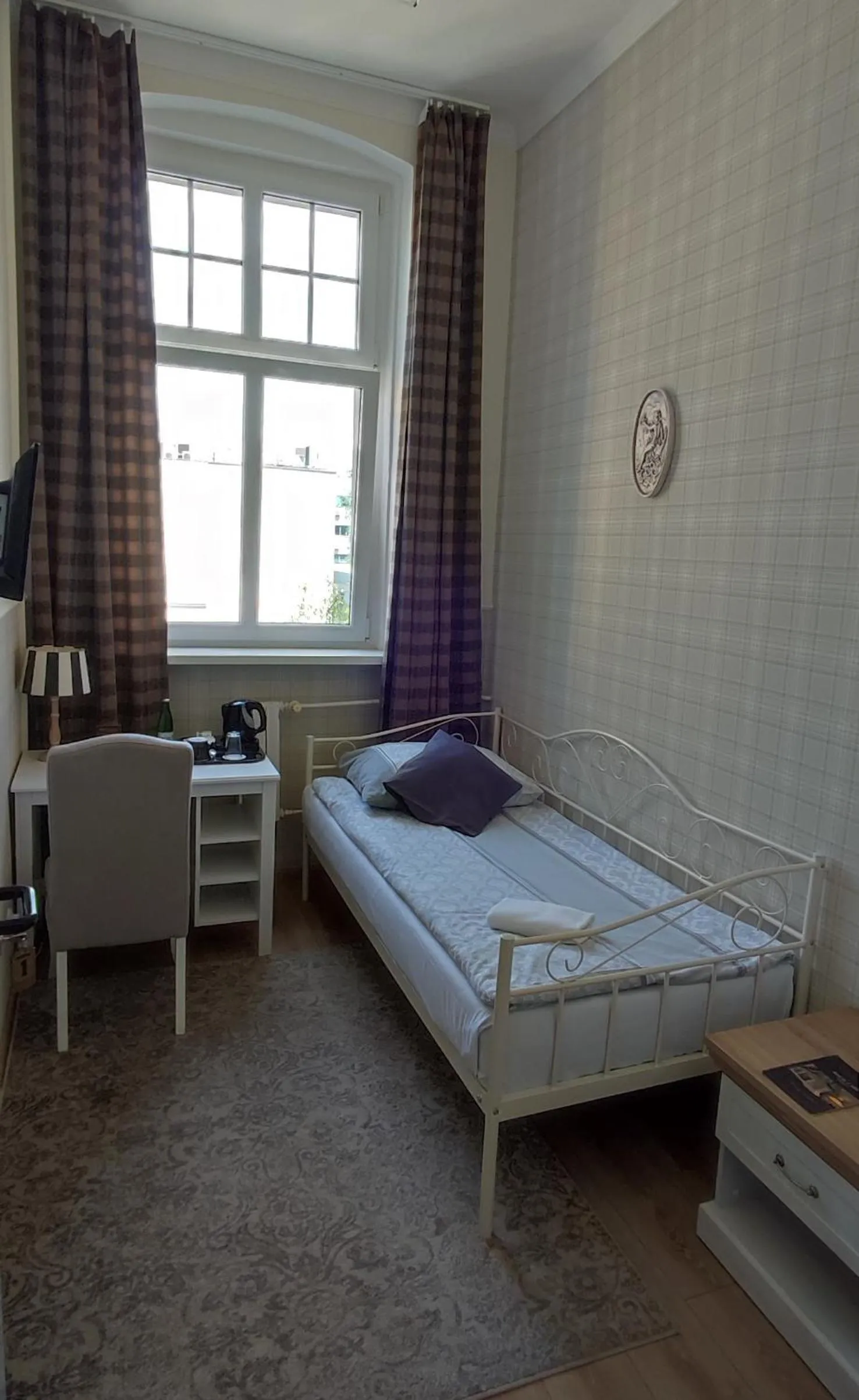 Bed in Hostel Night o'clock