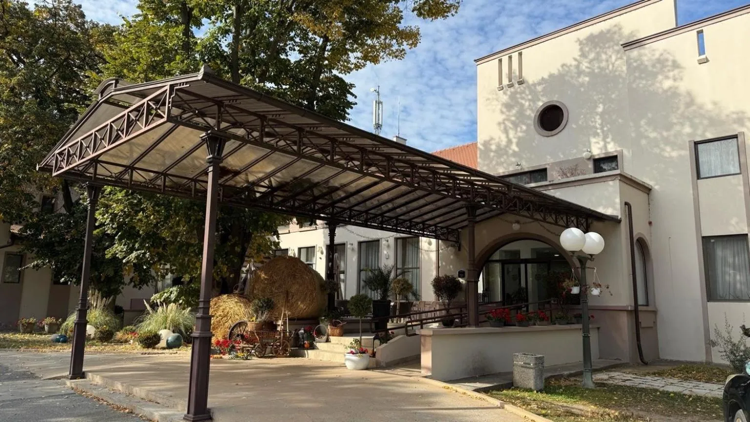 Property building in Miznah Hotels & Resorts