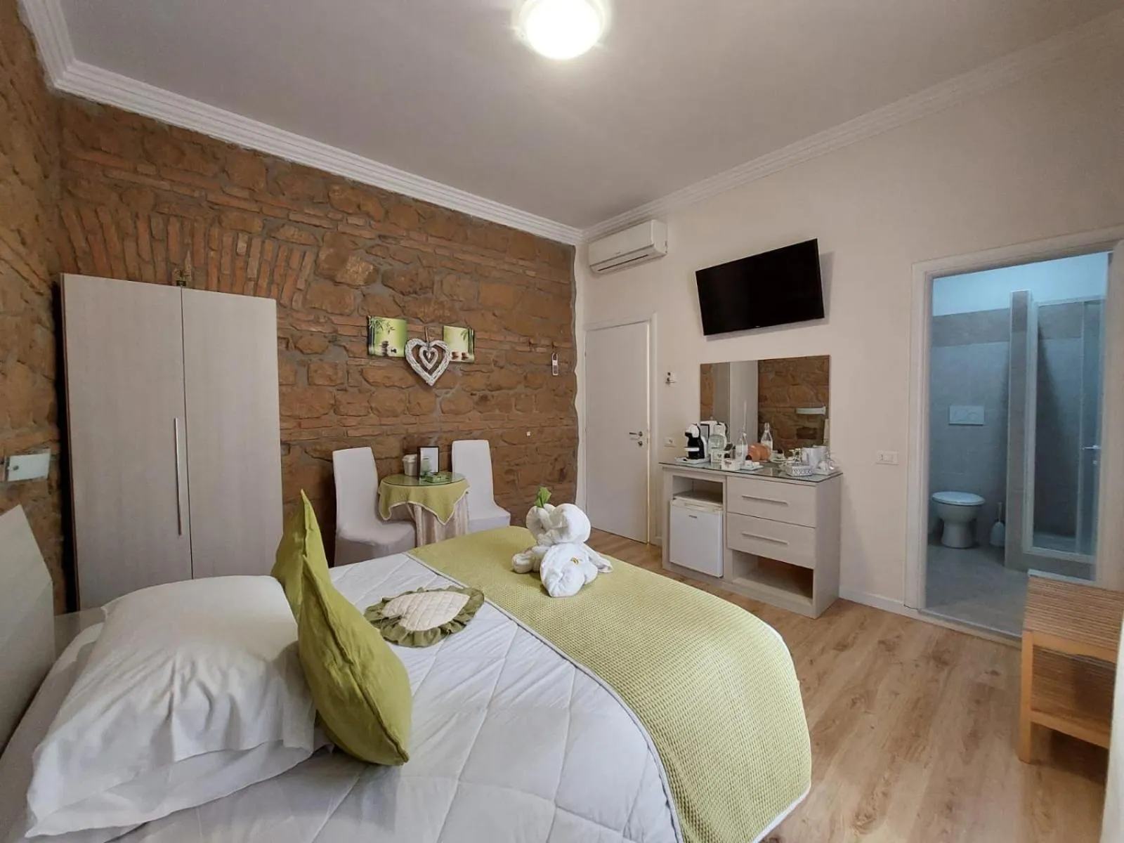 Bed in Freedom Love B&B