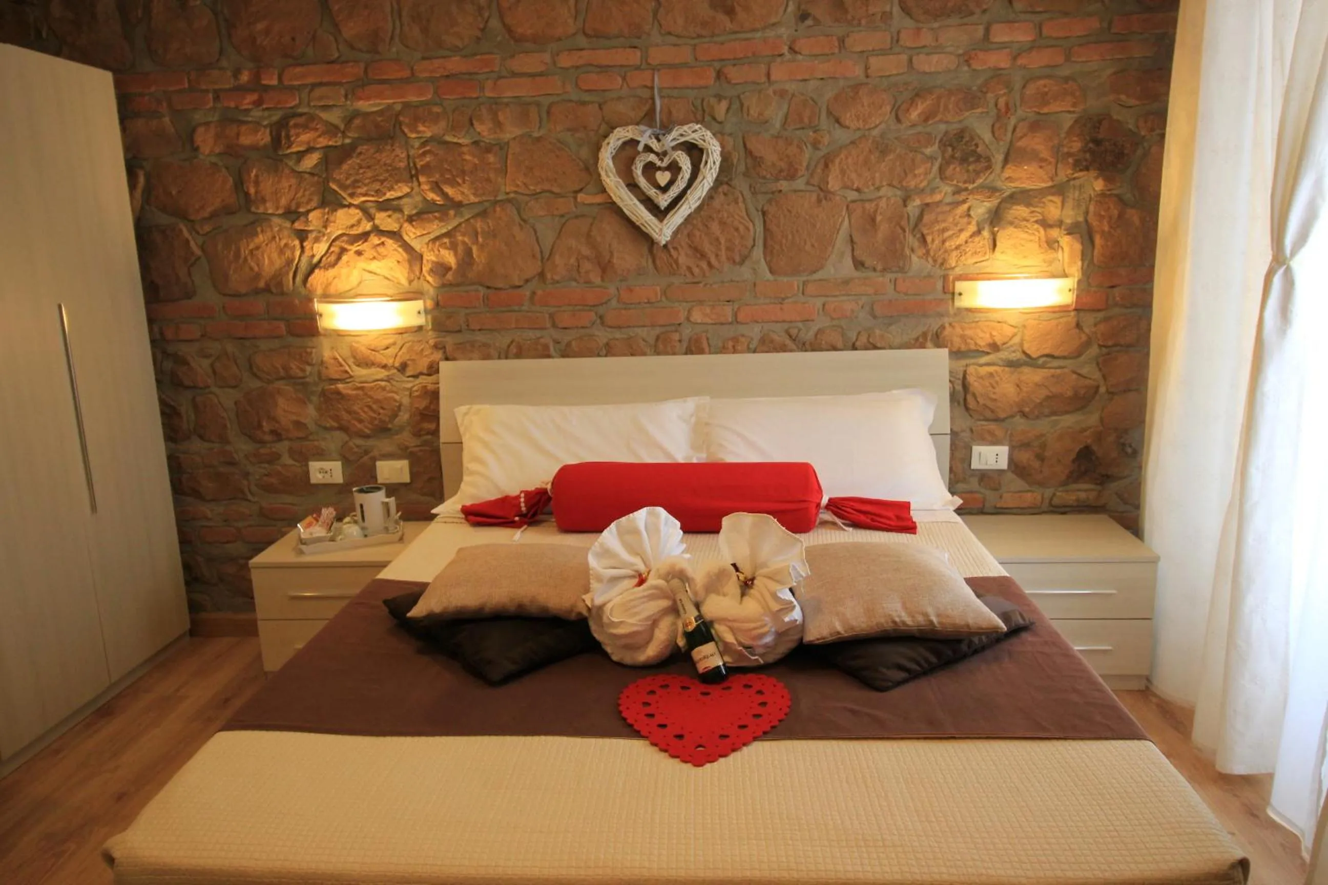 Bedroom, Bed in Freedom Love B&B