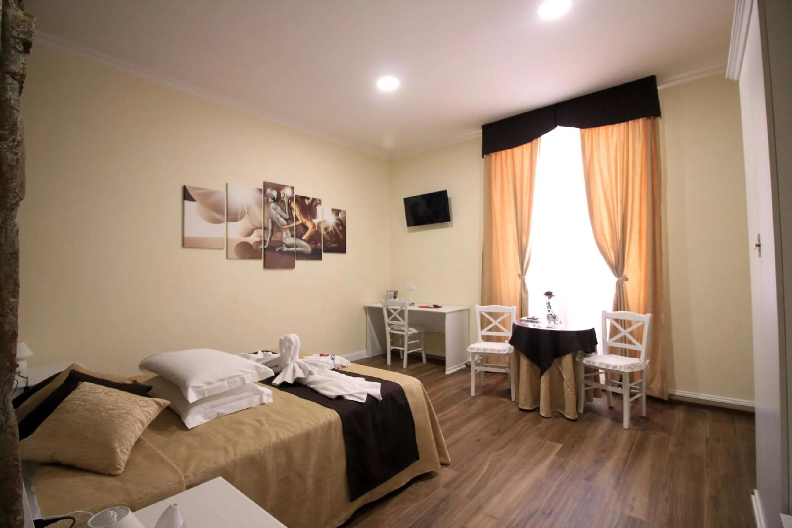 Decorative detail, Bed in Freedom Love B&B