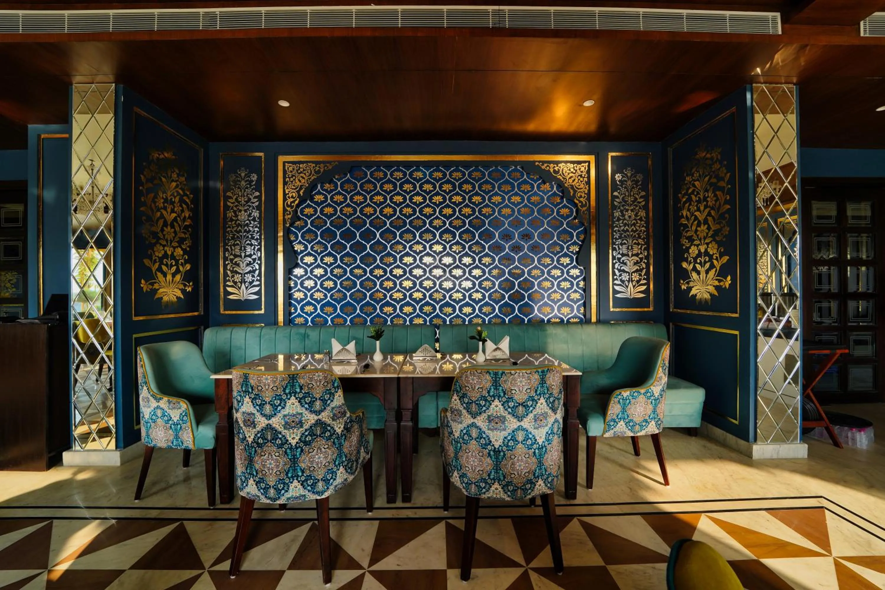 Restaurant/places to eat in Sahdev Bagh