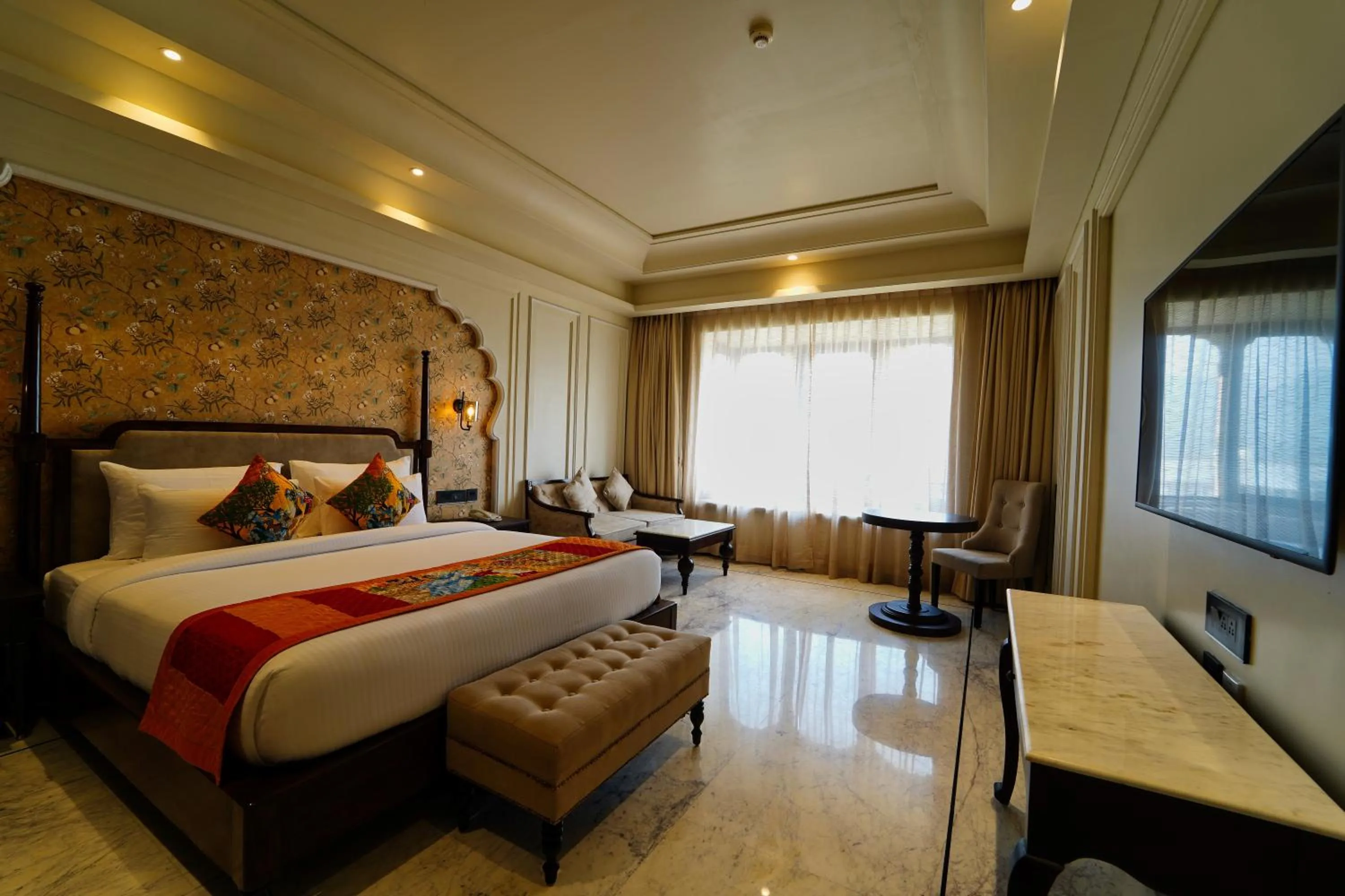 TV and multimedia in Sahdev Bagh