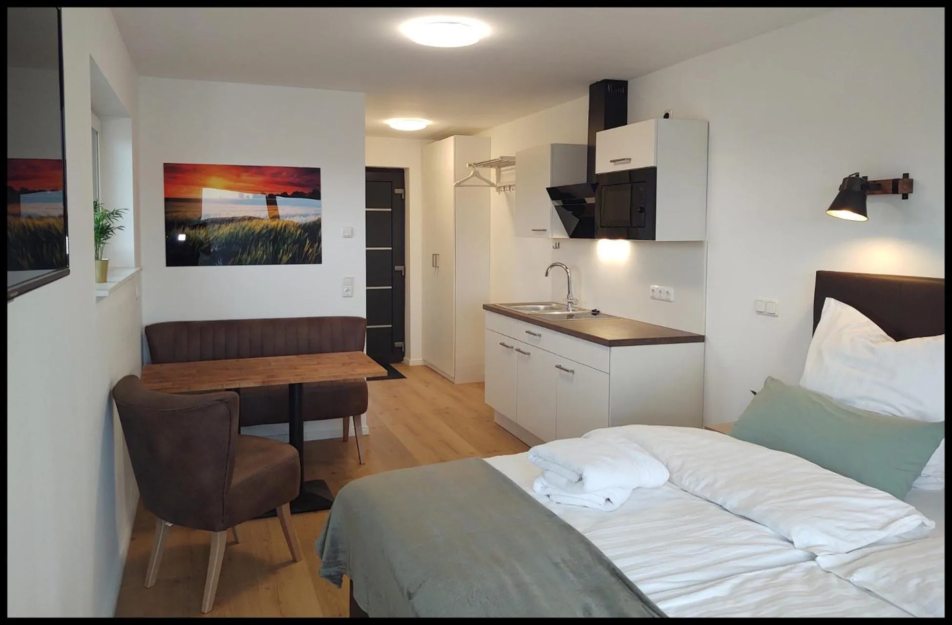 Photo of the whole room, Bed in Fernweg Apartments