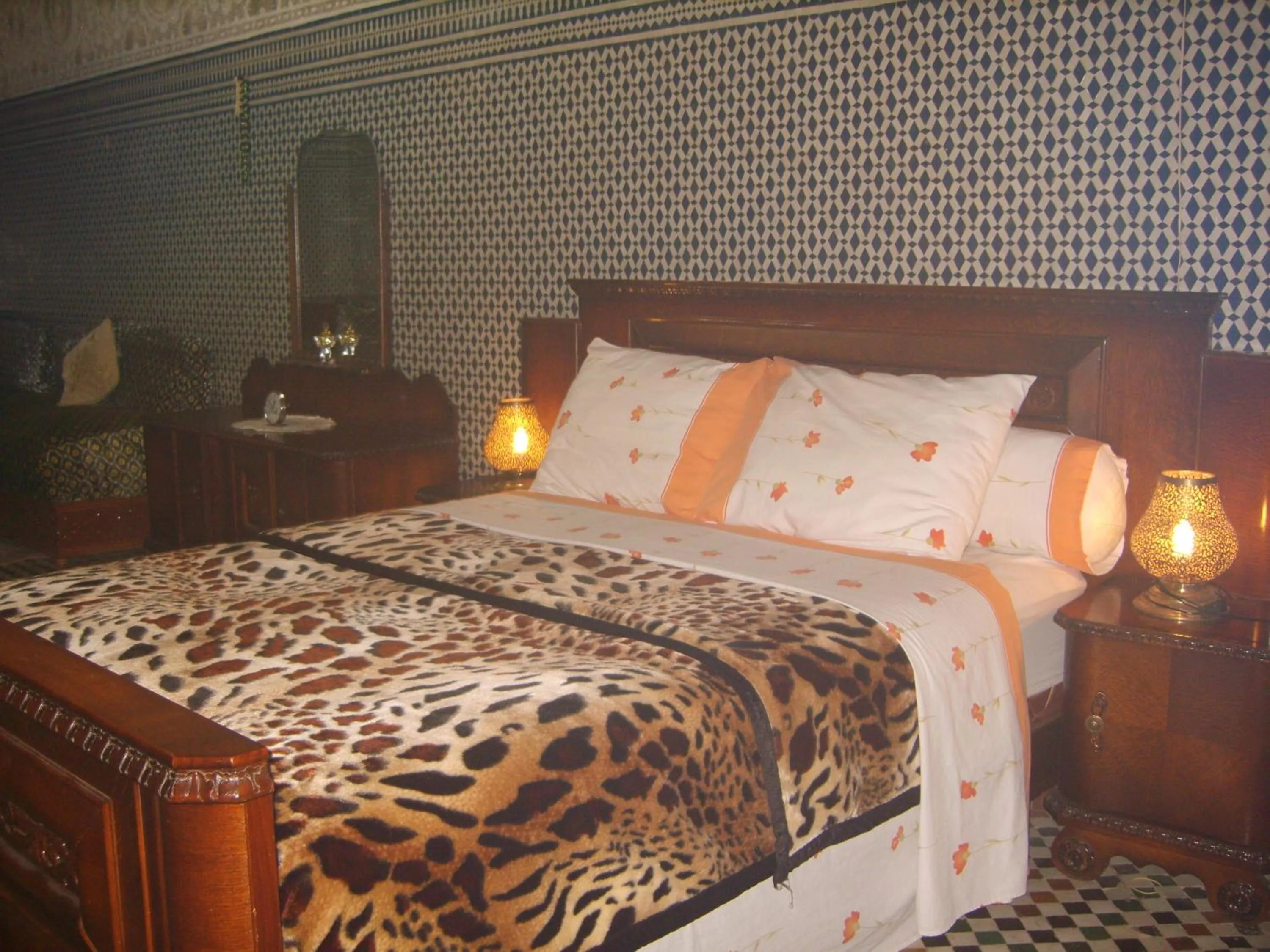 Bed in Riad Les Chrifis Navette Aéroport 24 sur 24