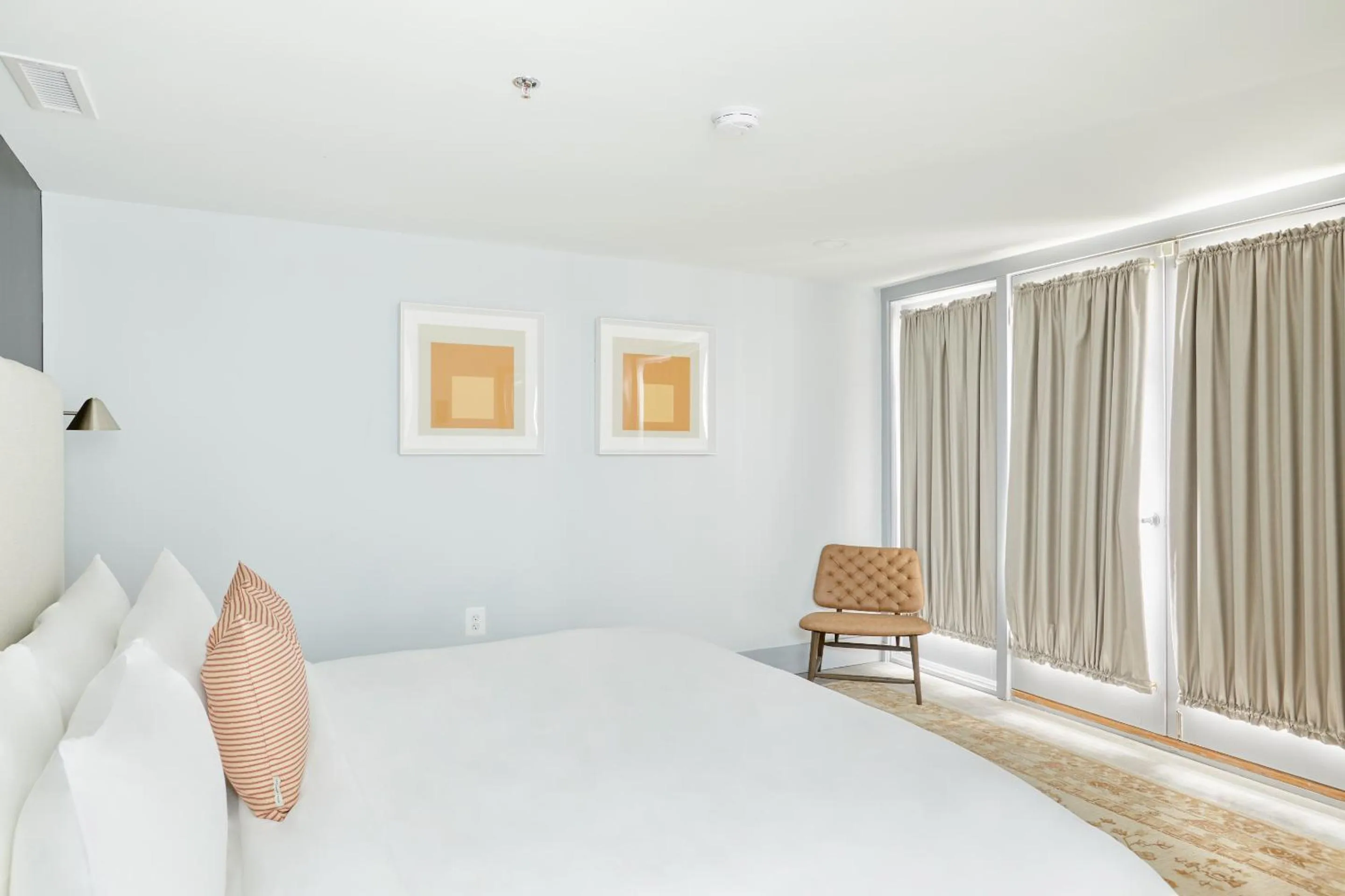 Bed in Sonder The Grace