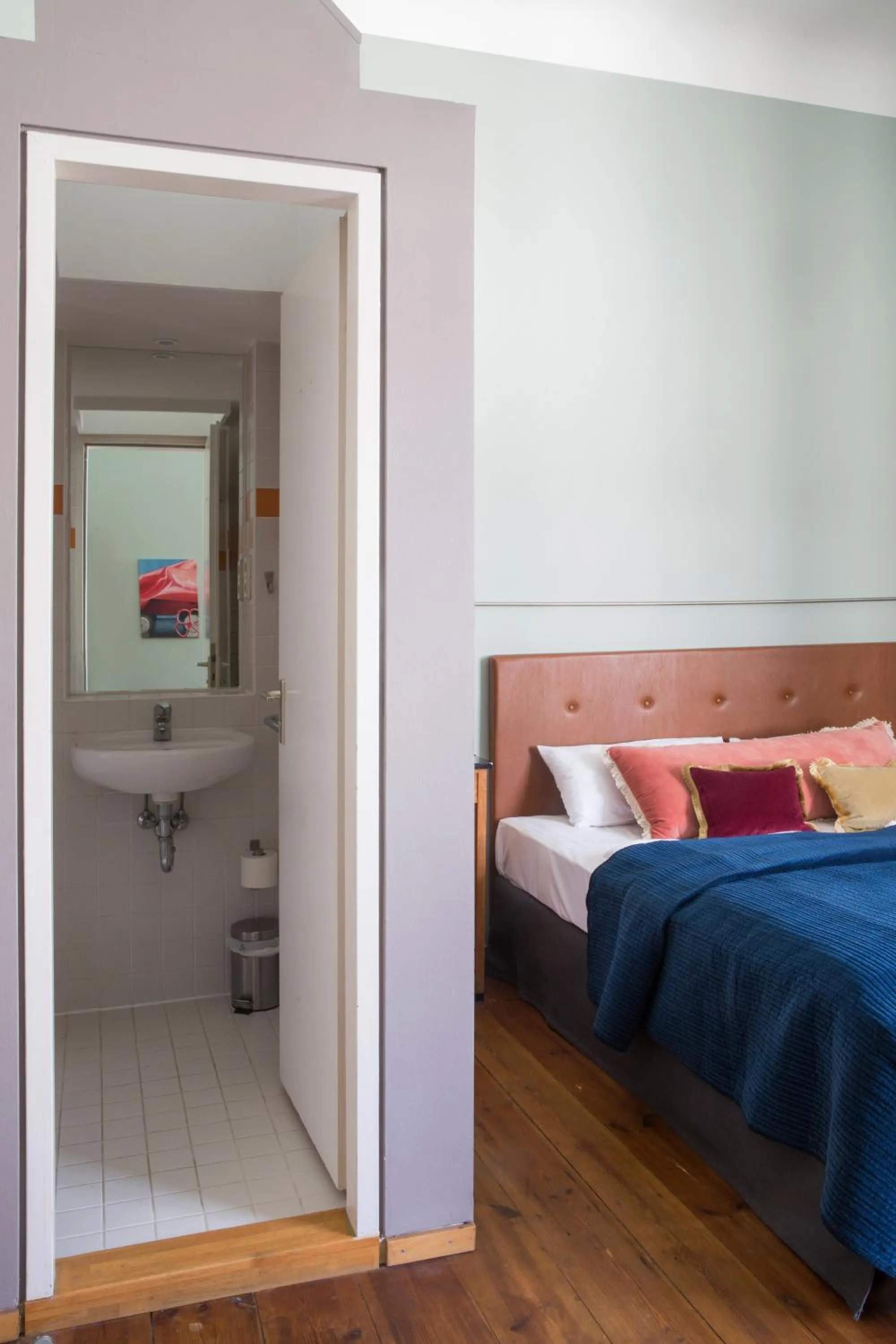 Photo of the whole room, Bed in Hotel Art Nouveau am Kurfürstendamm