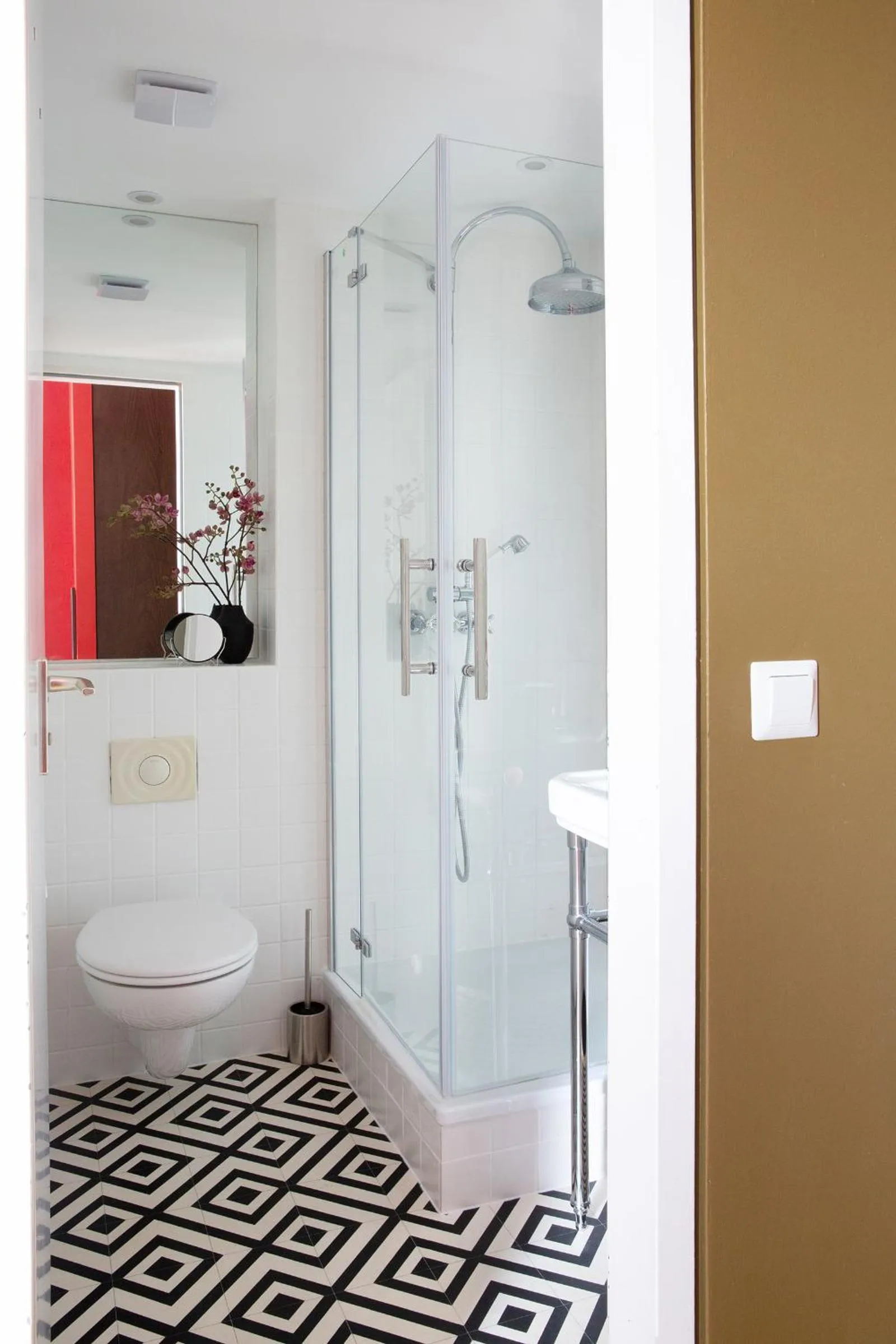 Bath in Hotel Art Nouveau am Kurfürstendamm