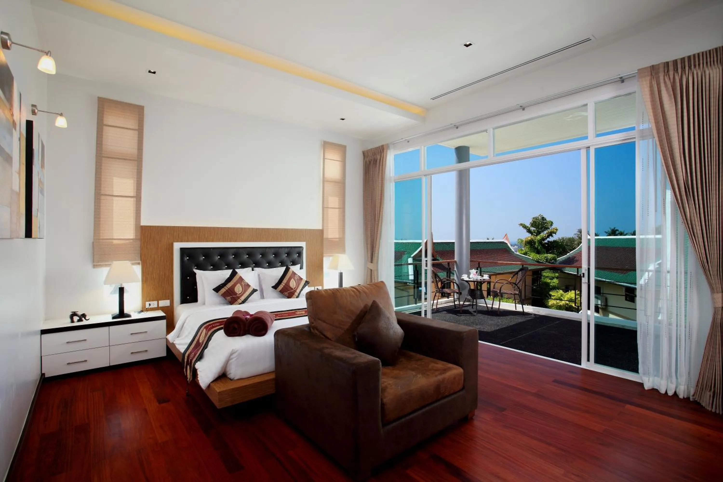 Photo of the whole room, Bed in Kata Sea View Villas