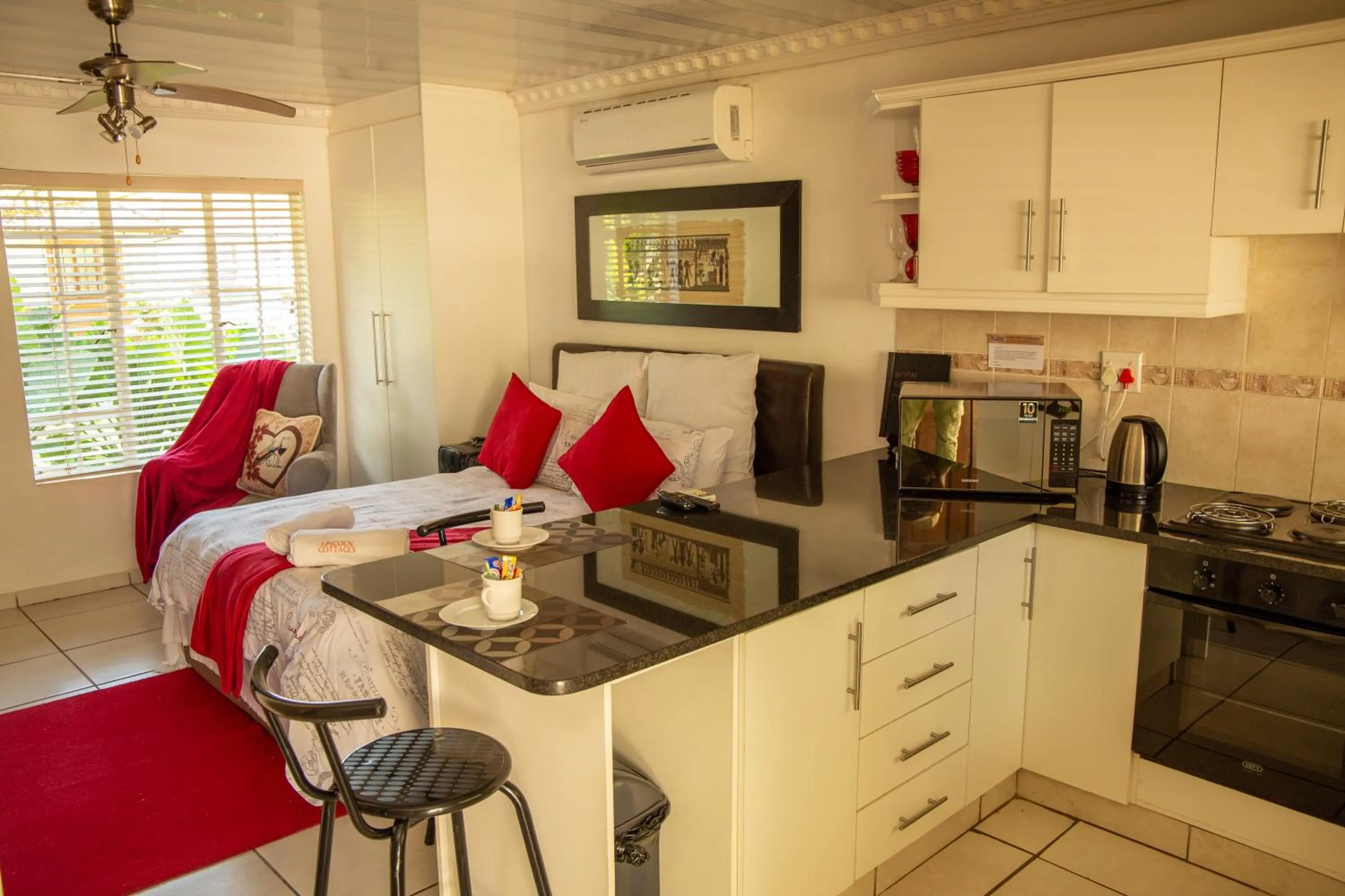 Seating area in Lincoln Cottages BnB & Self-Catering