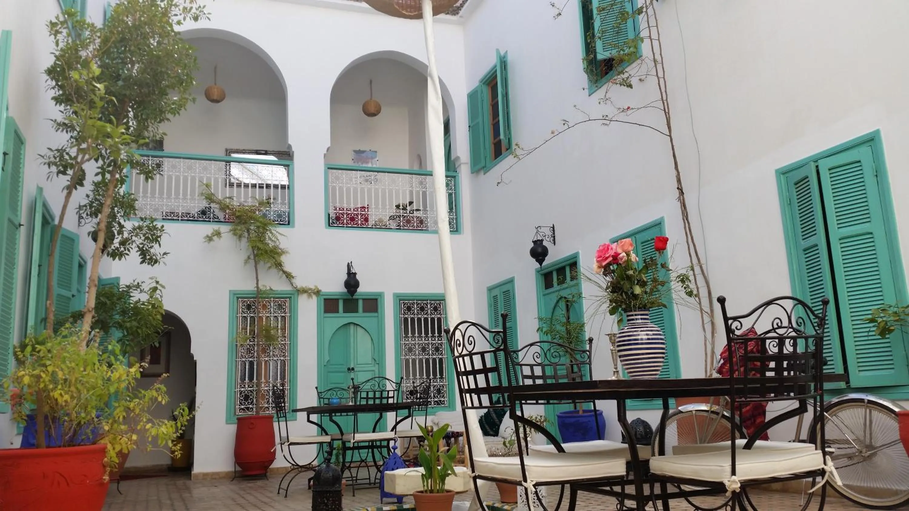 Food and drinks in Riad Dar Aida