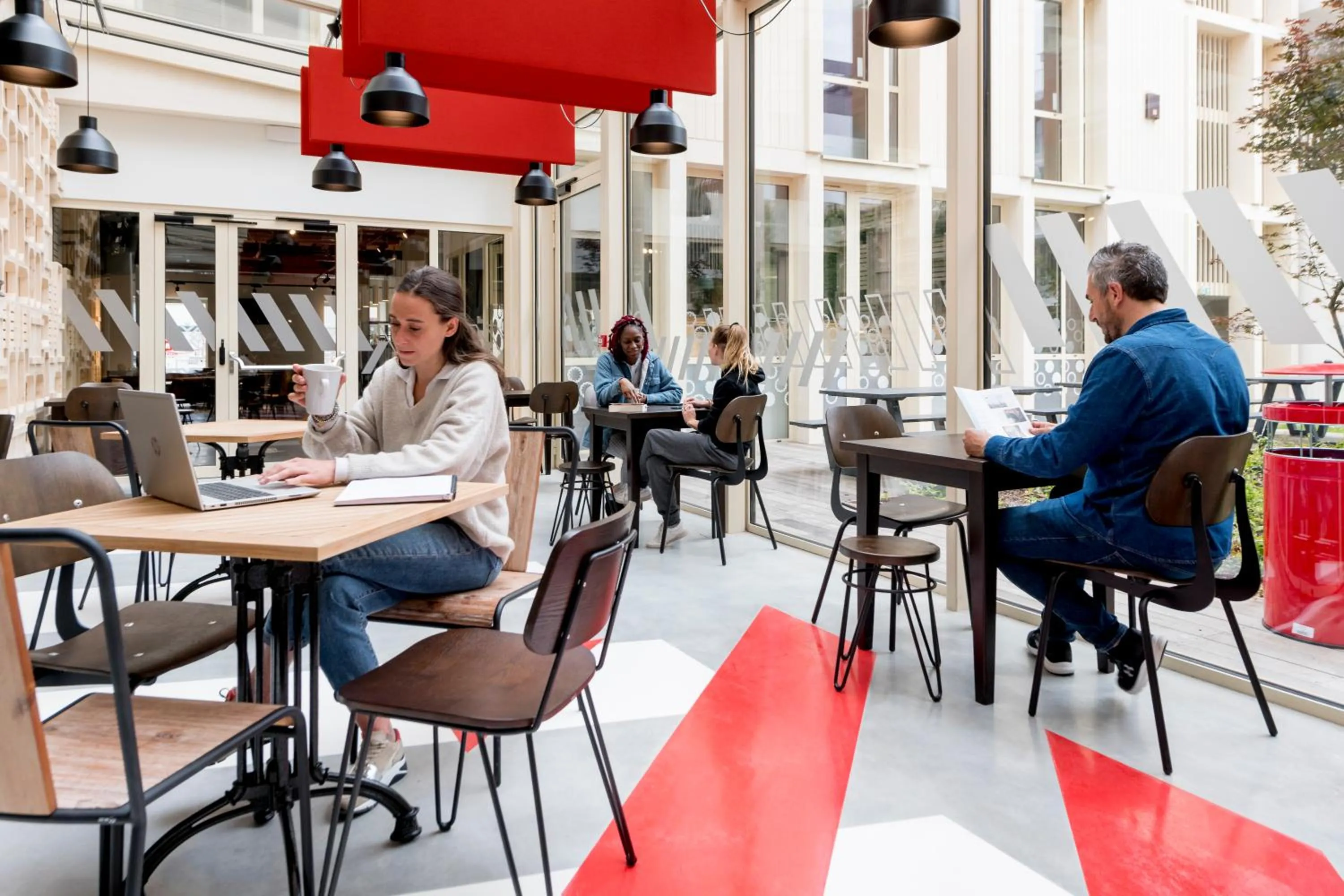Breakfast in MEININGER Hotel Bordeaux Gare Saint-Jean