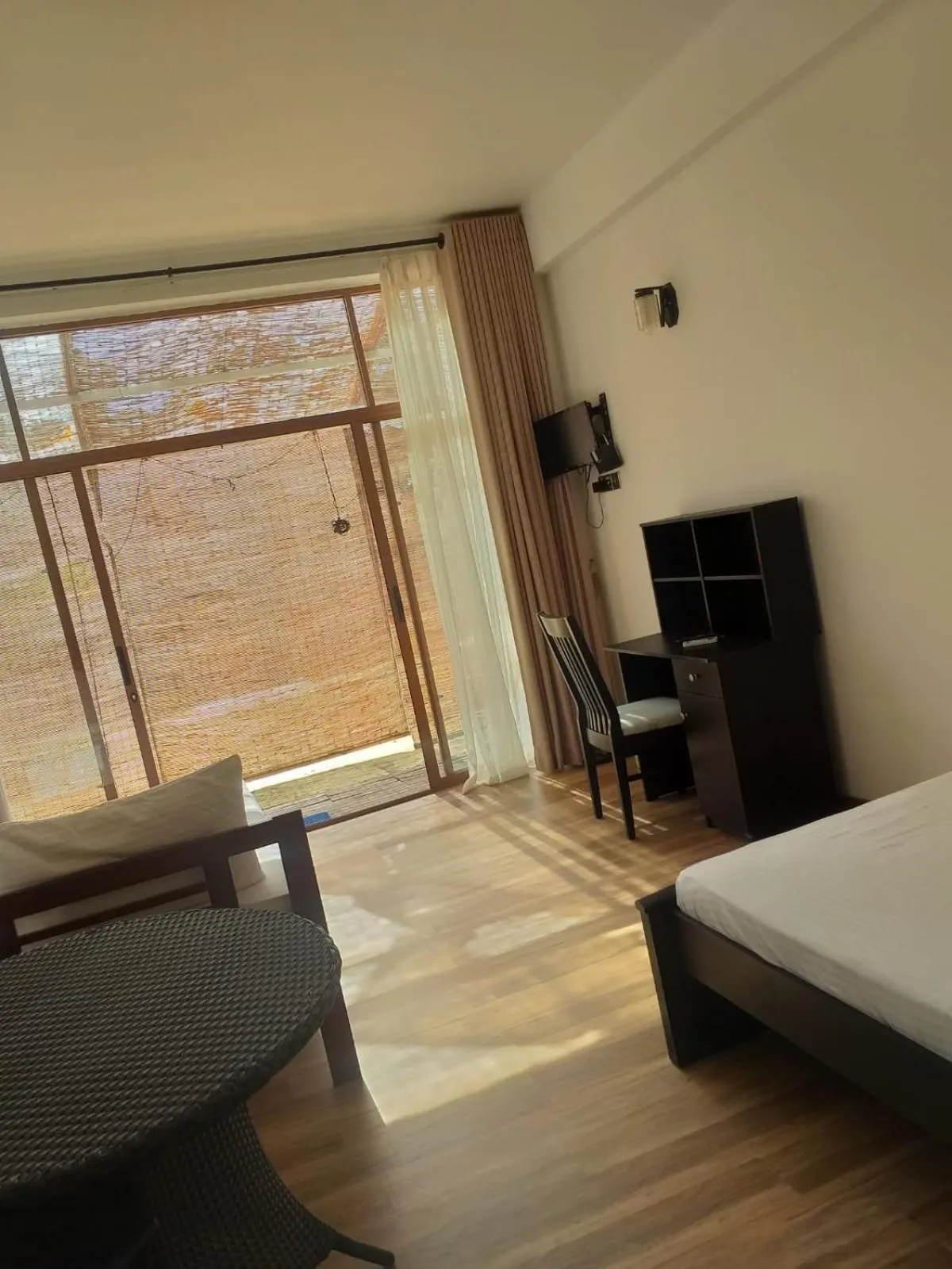 Communal lounge/ TV room in The Blue Lagoon Resort Kalpitiya