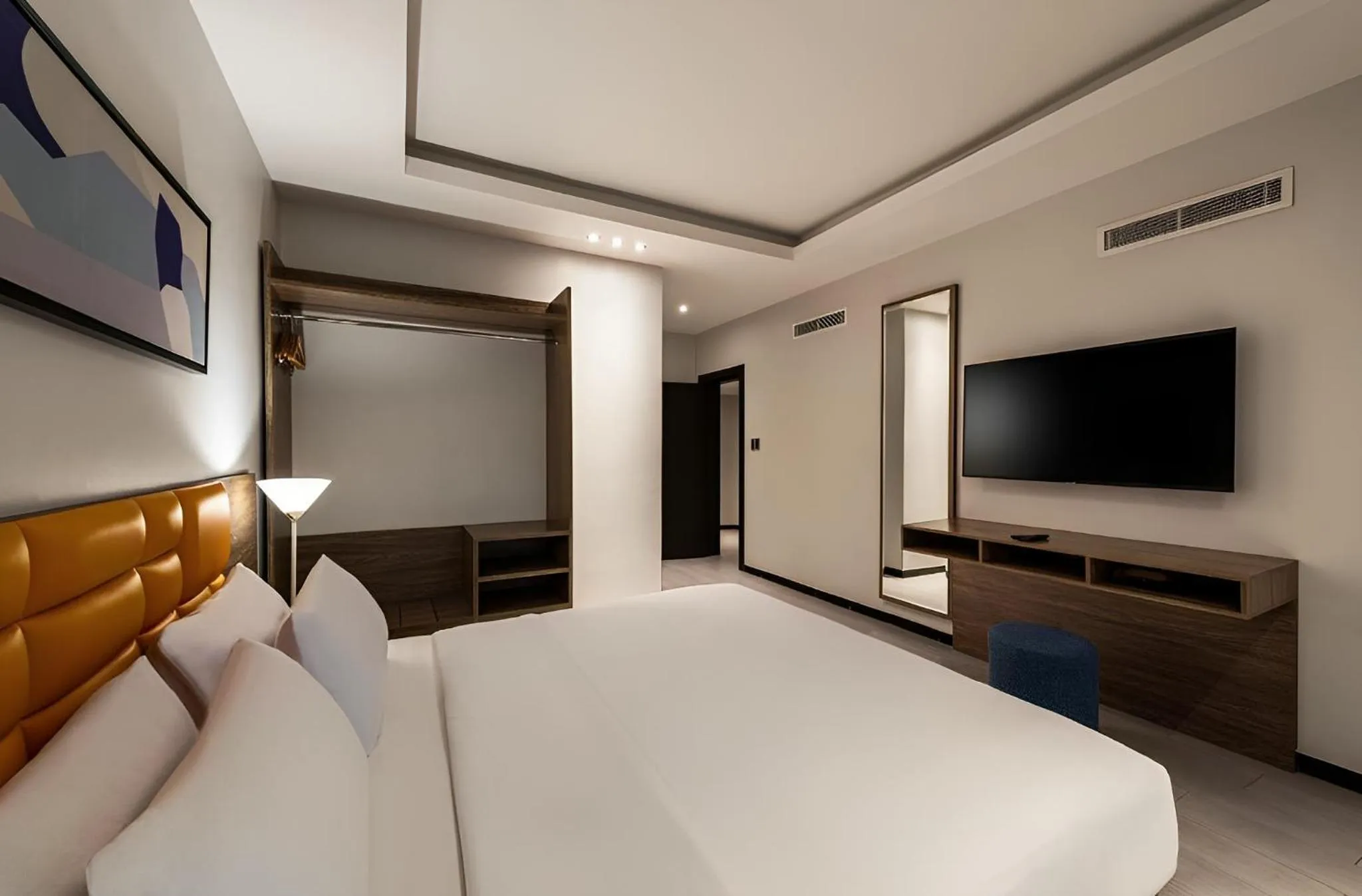 Bed in HDB Al Khobar Resort & Spa