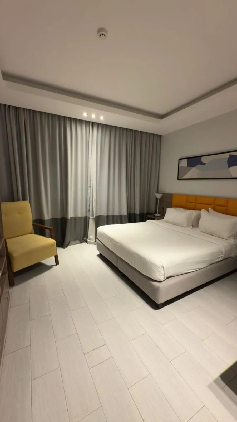 Bed in HDB Al Khobar Resort & Spa