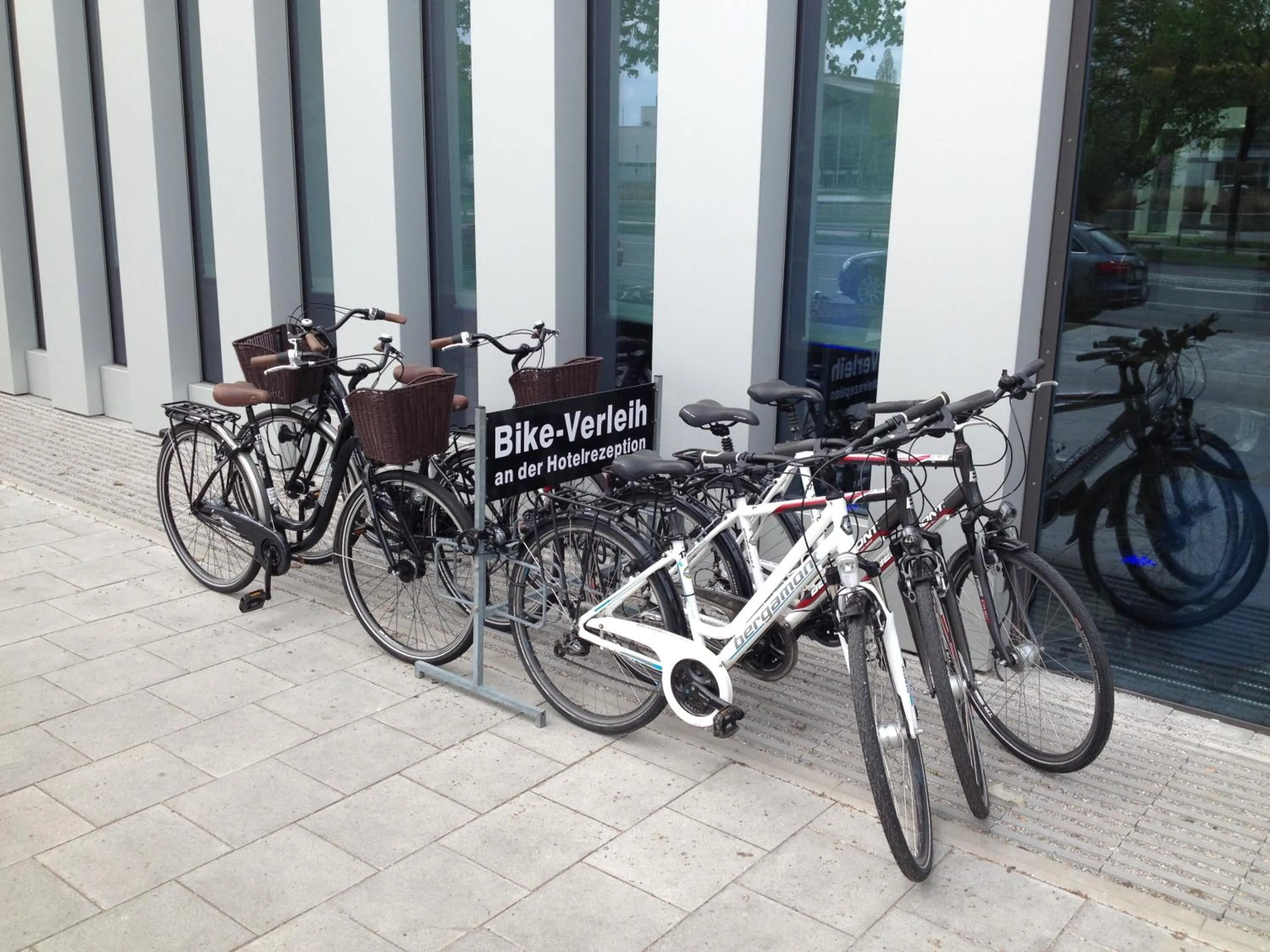Cycling in H4 Hotel München Messe