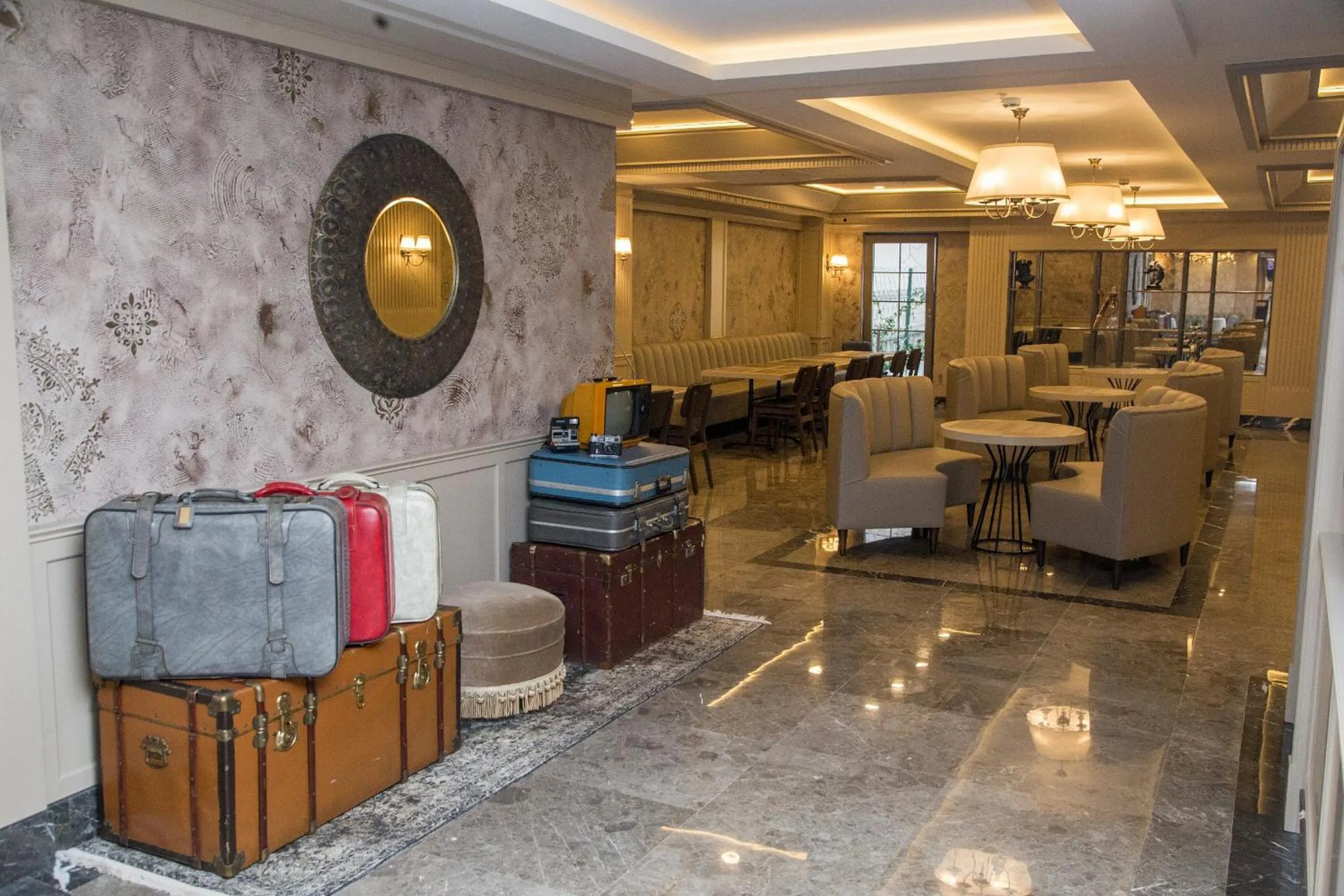 Restaurant/places to eat in The Charm Hotel - Old City