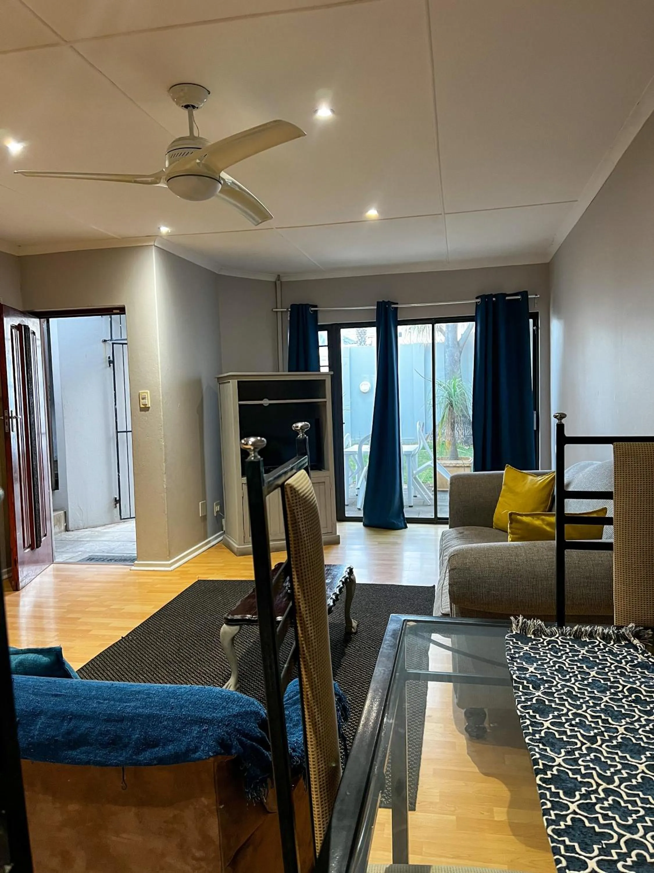 Living room, Bed in Goulden Street Guest House