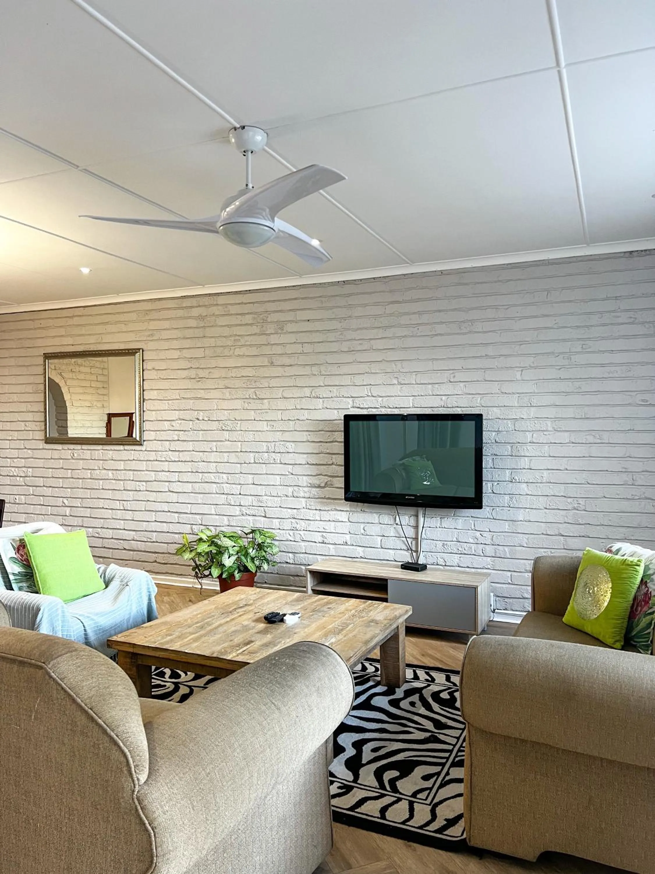 Living room in Goulden Street Guest House